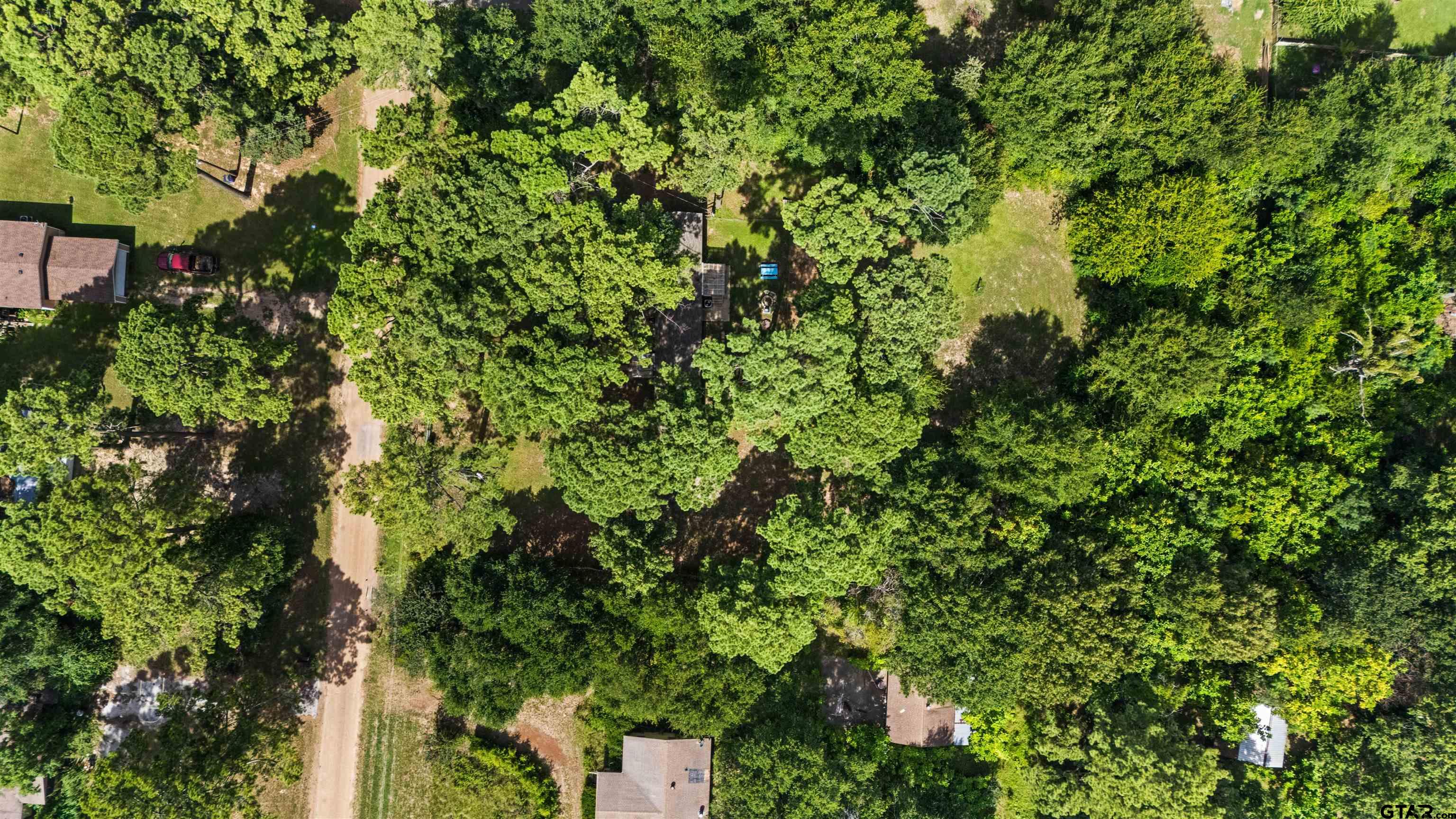 21039 Woodland Lane