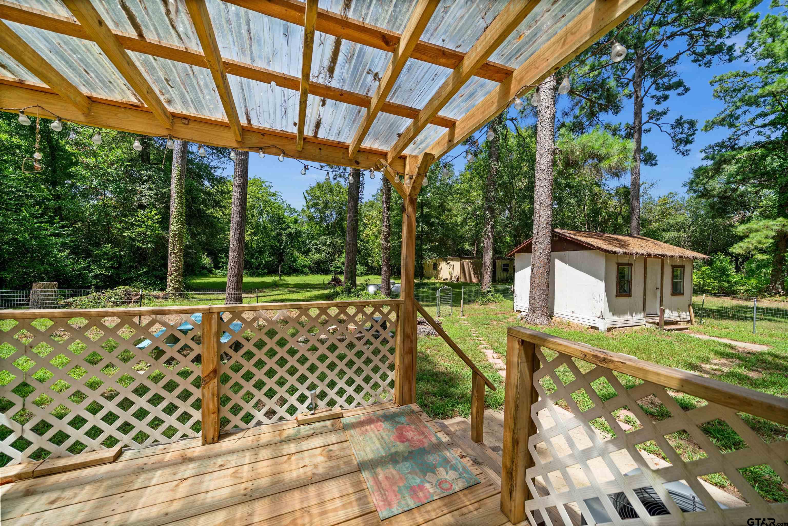 21039 Woodland Lane