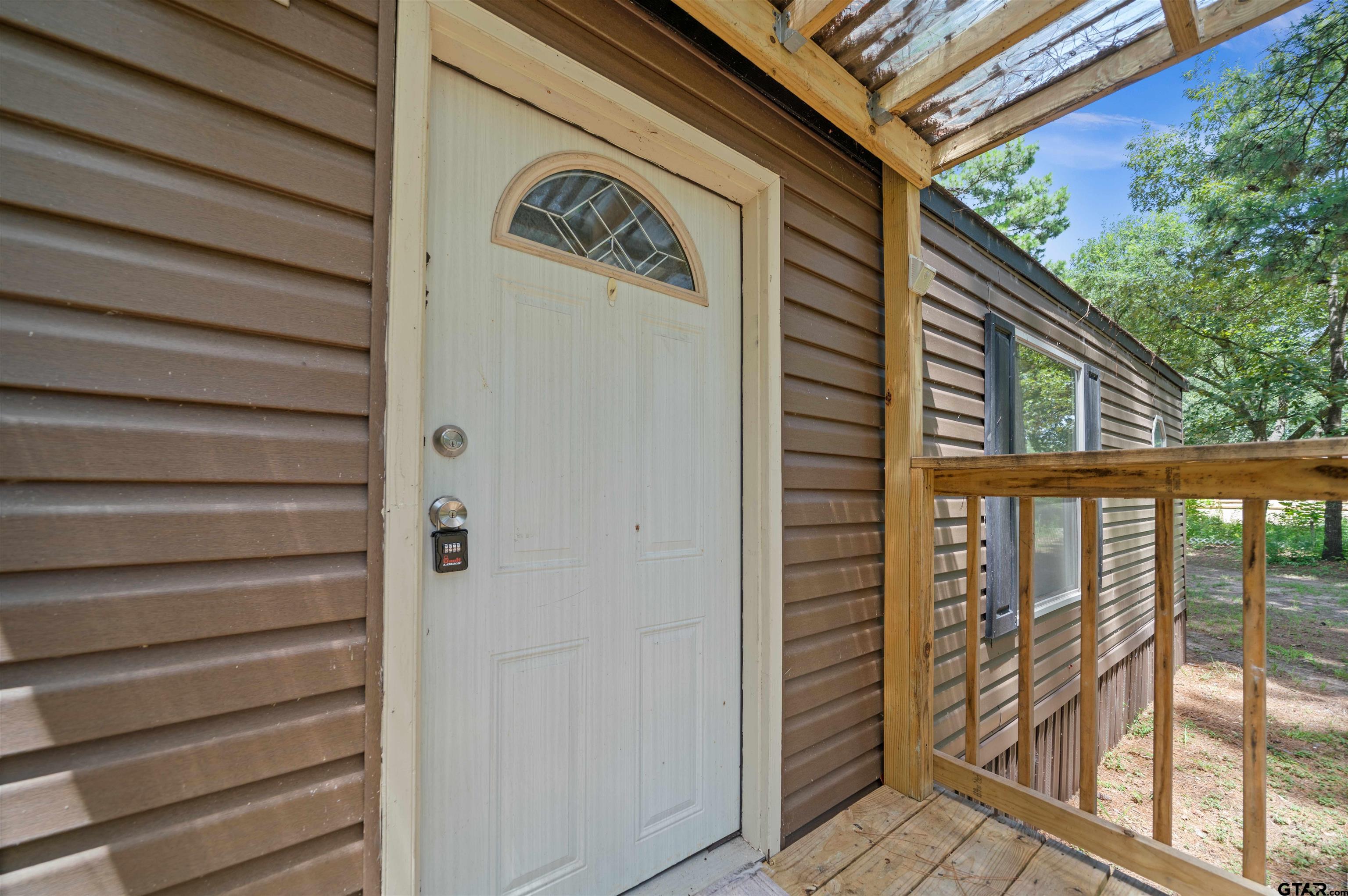 21039 Woodland Lane