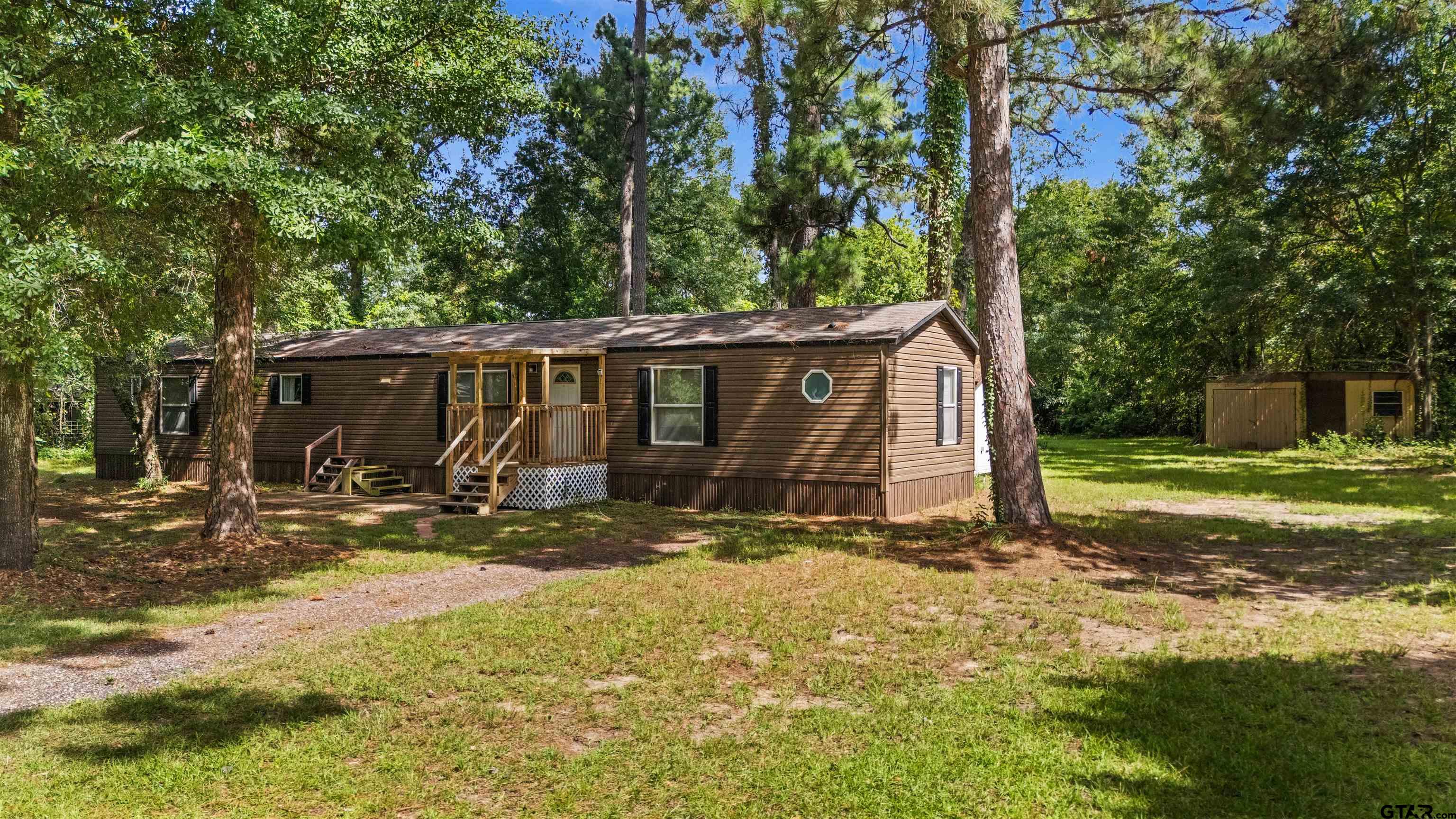 21039 Woodland Lane