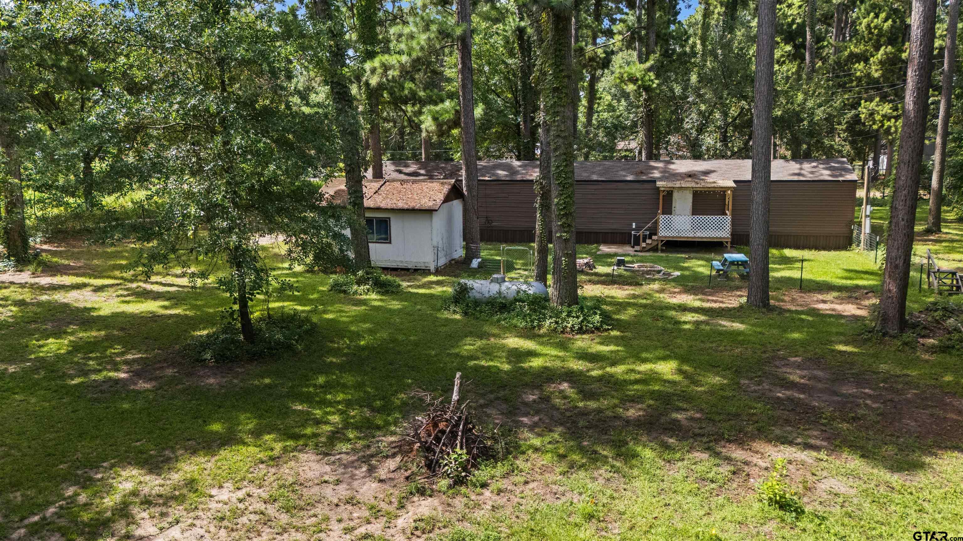 21039 Woodland Lane