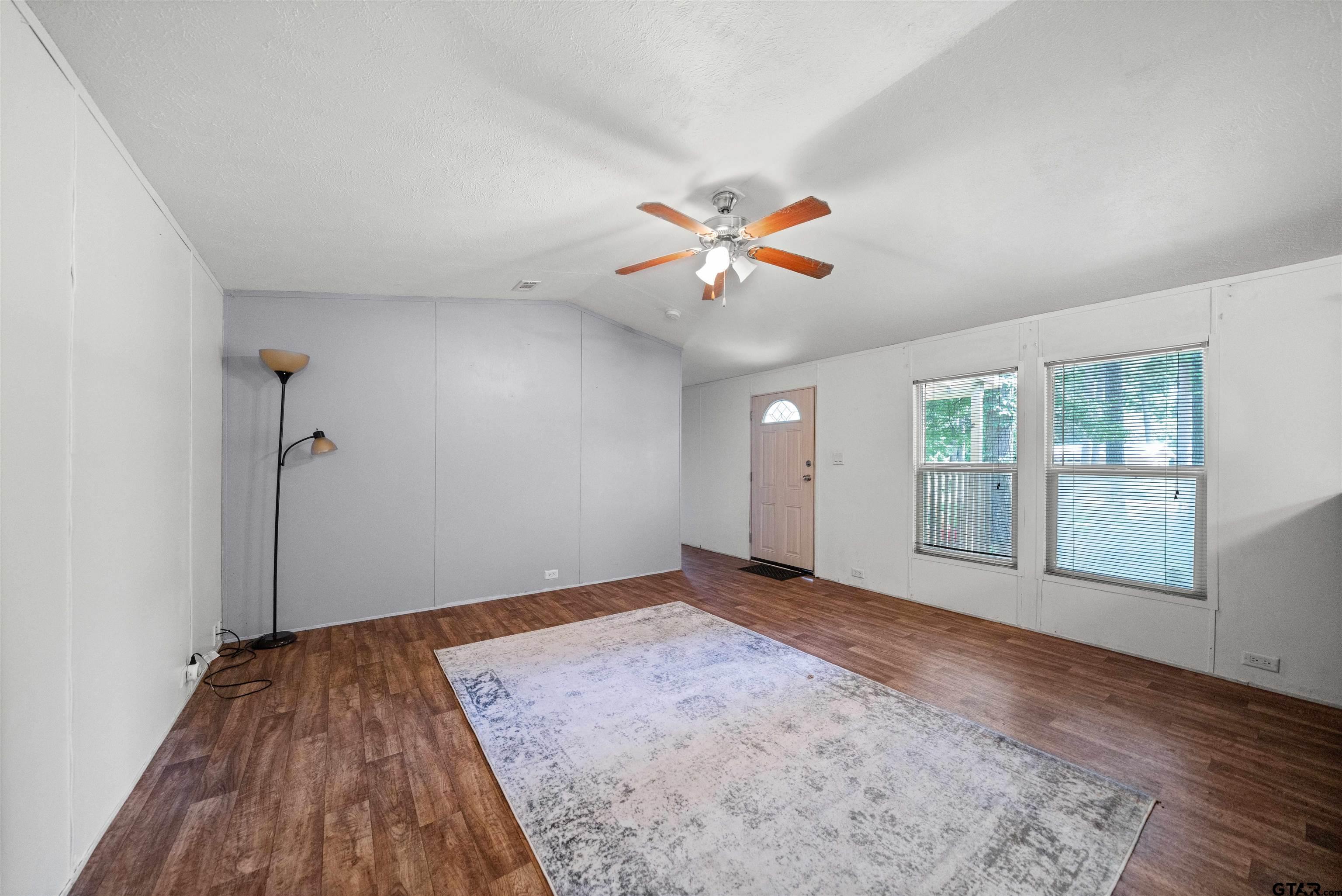 21039 Woodland Lane