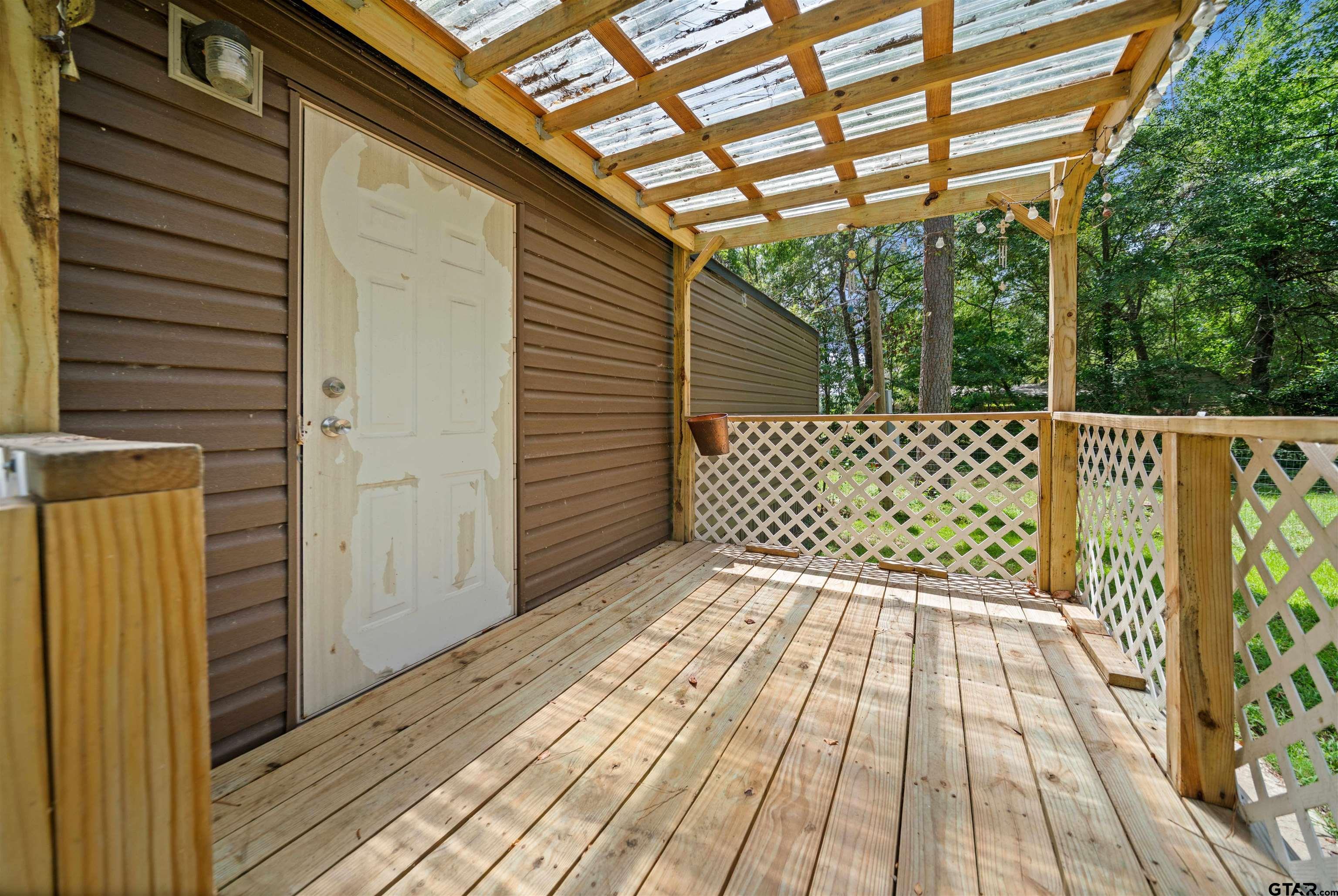 21039 Woodland Lane