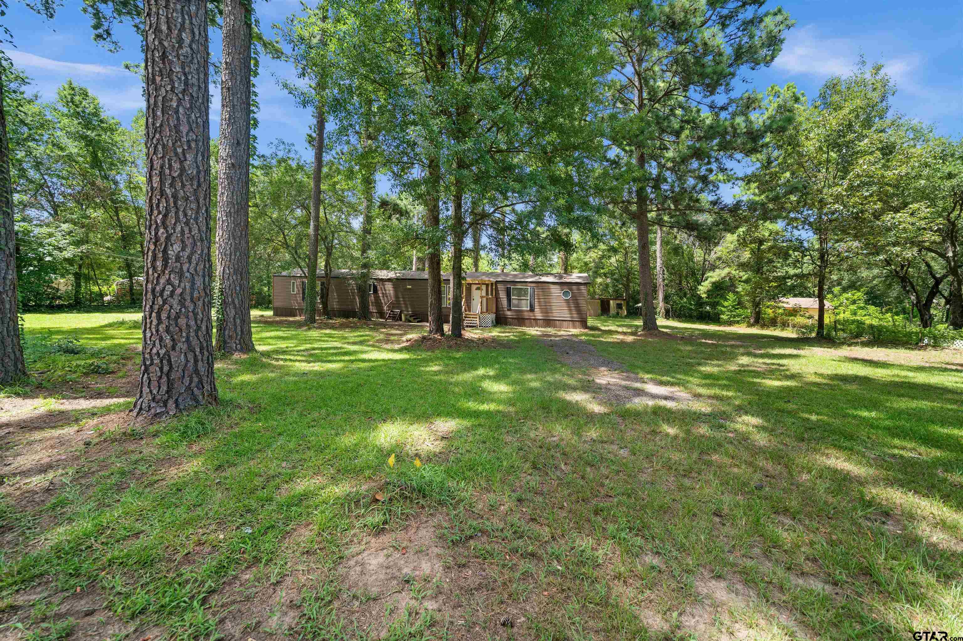 21039 Woodland Lane