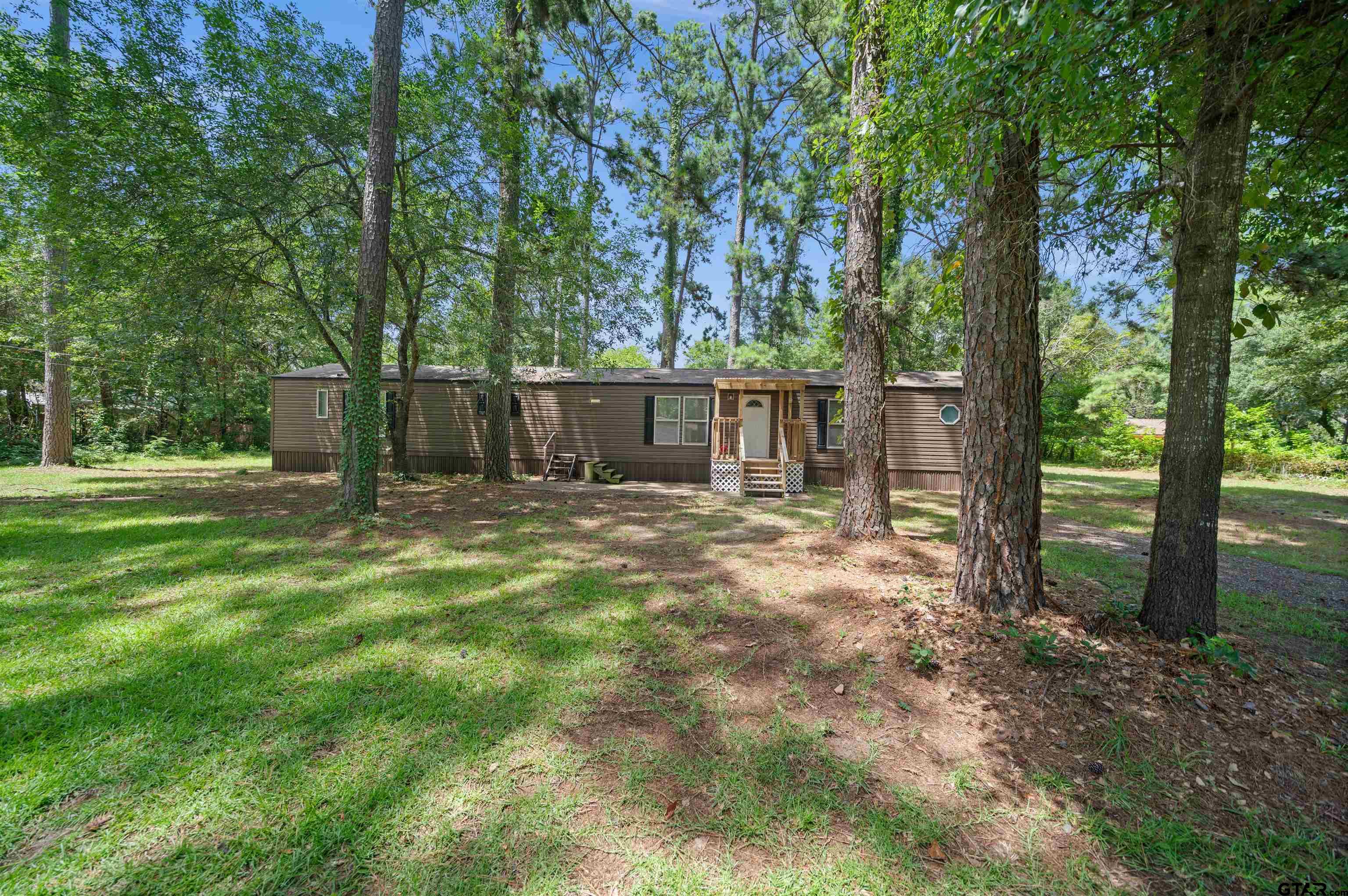 21039 Woodland Lane