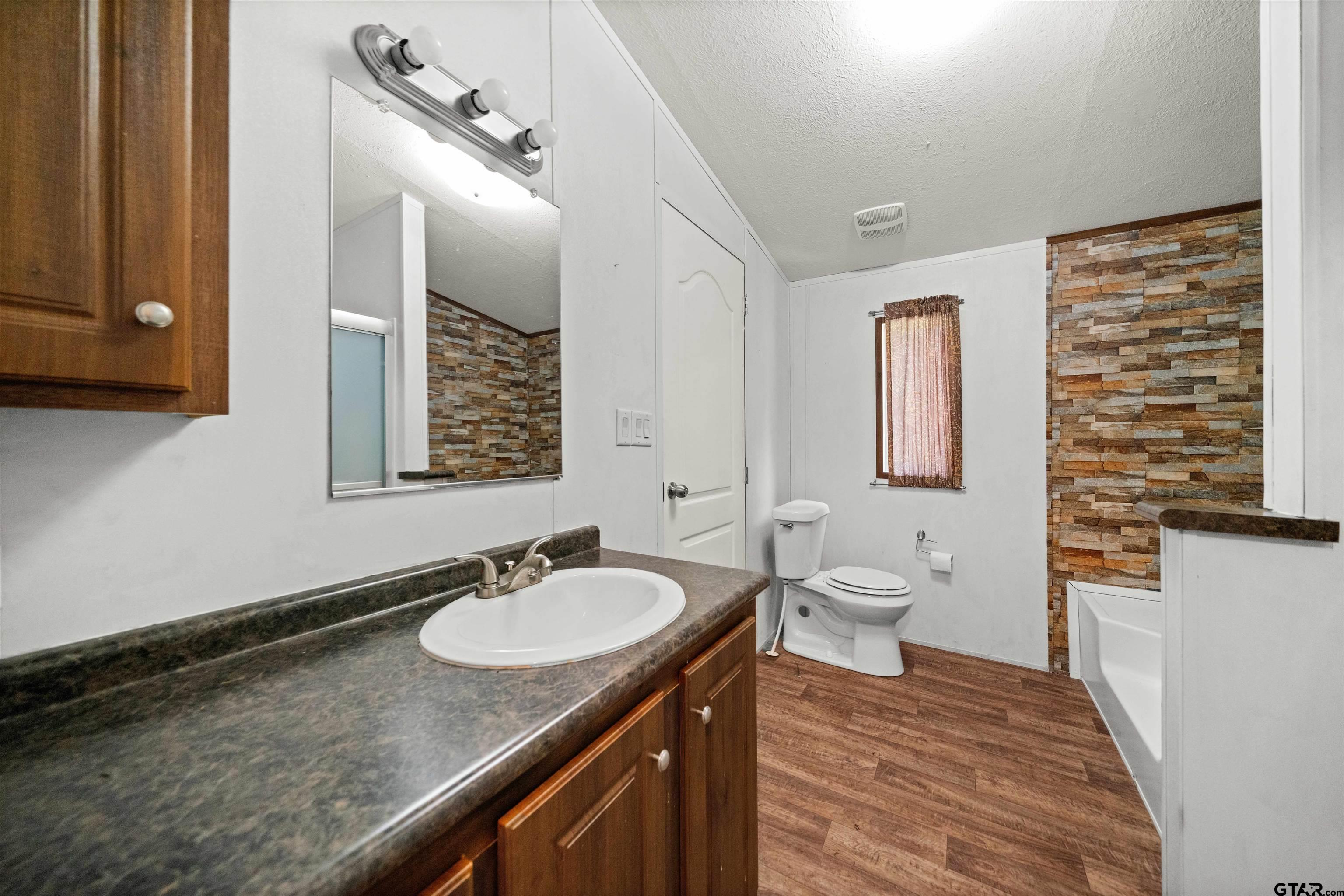 21039 Woodland Lane