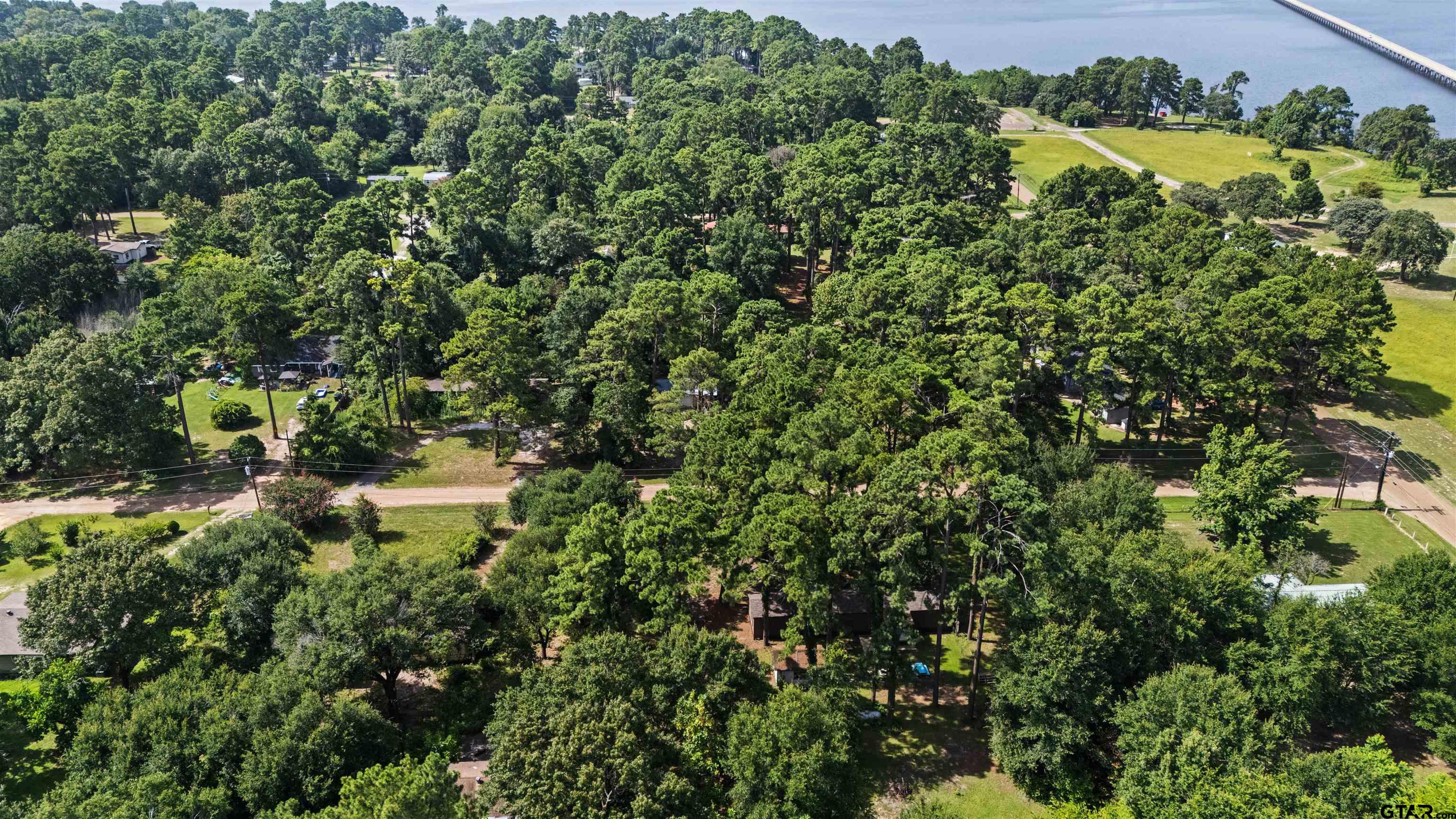 21039 Woodland Lane