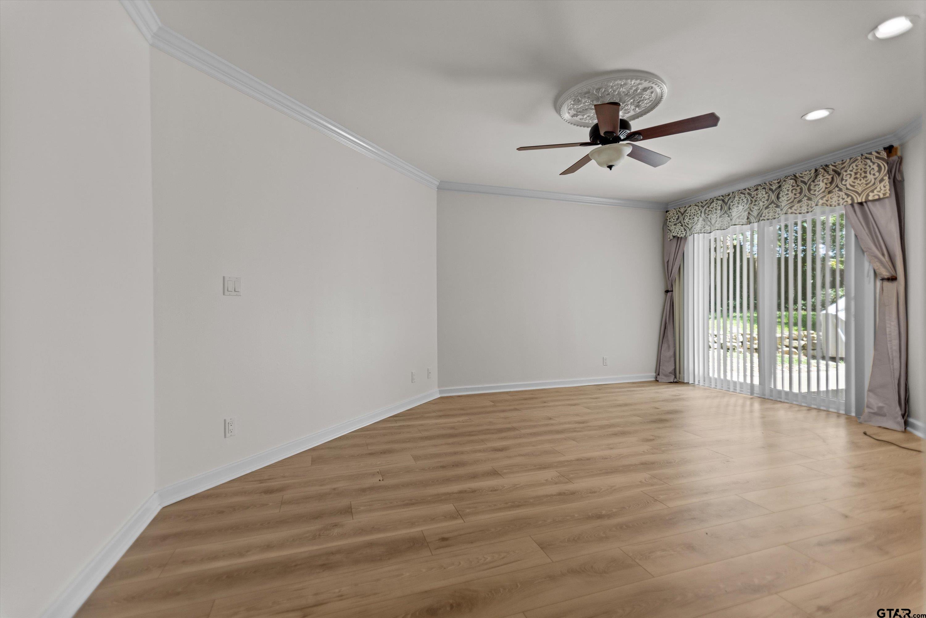 103 Williamsburg Lane