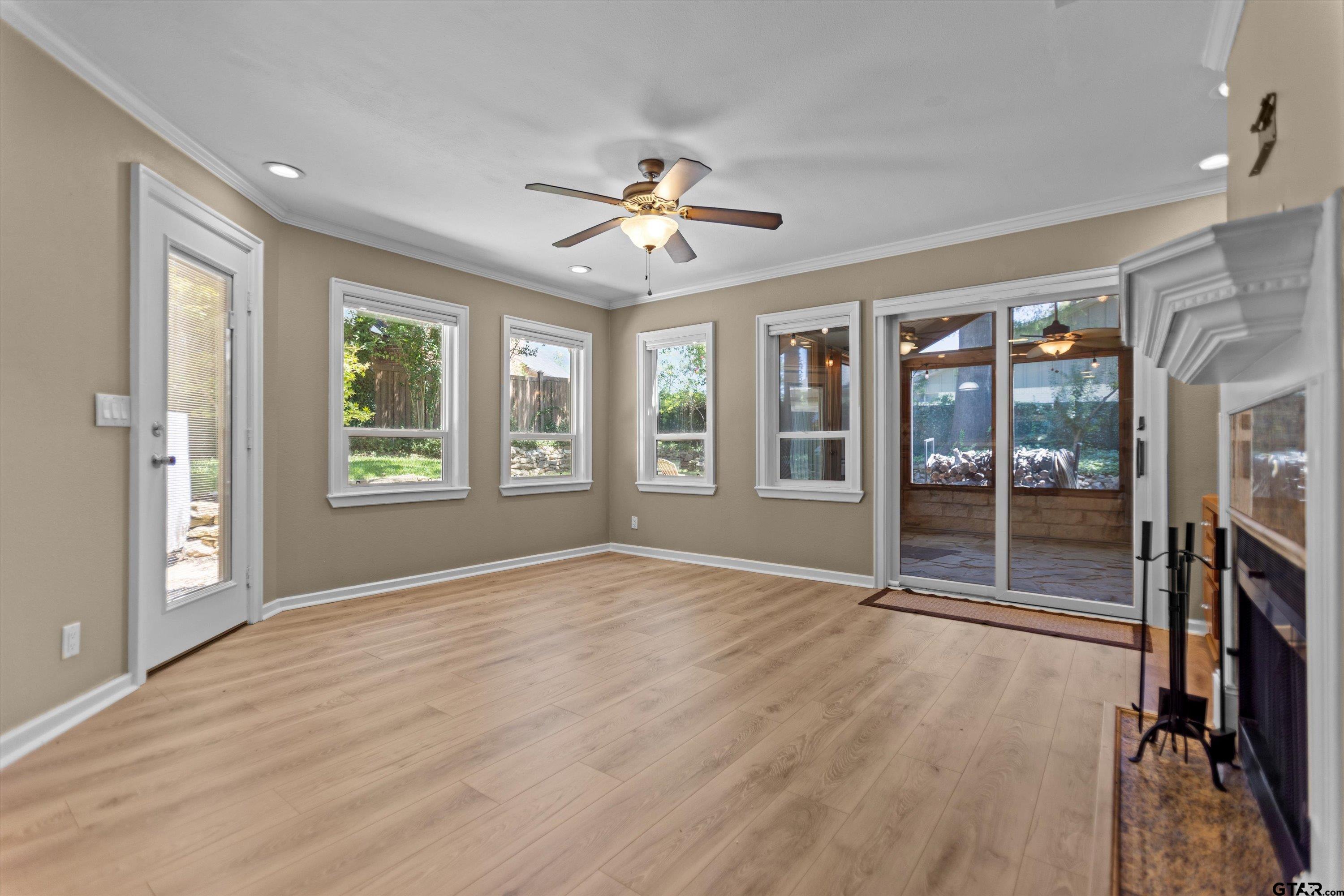 103 Williamsburg Lane