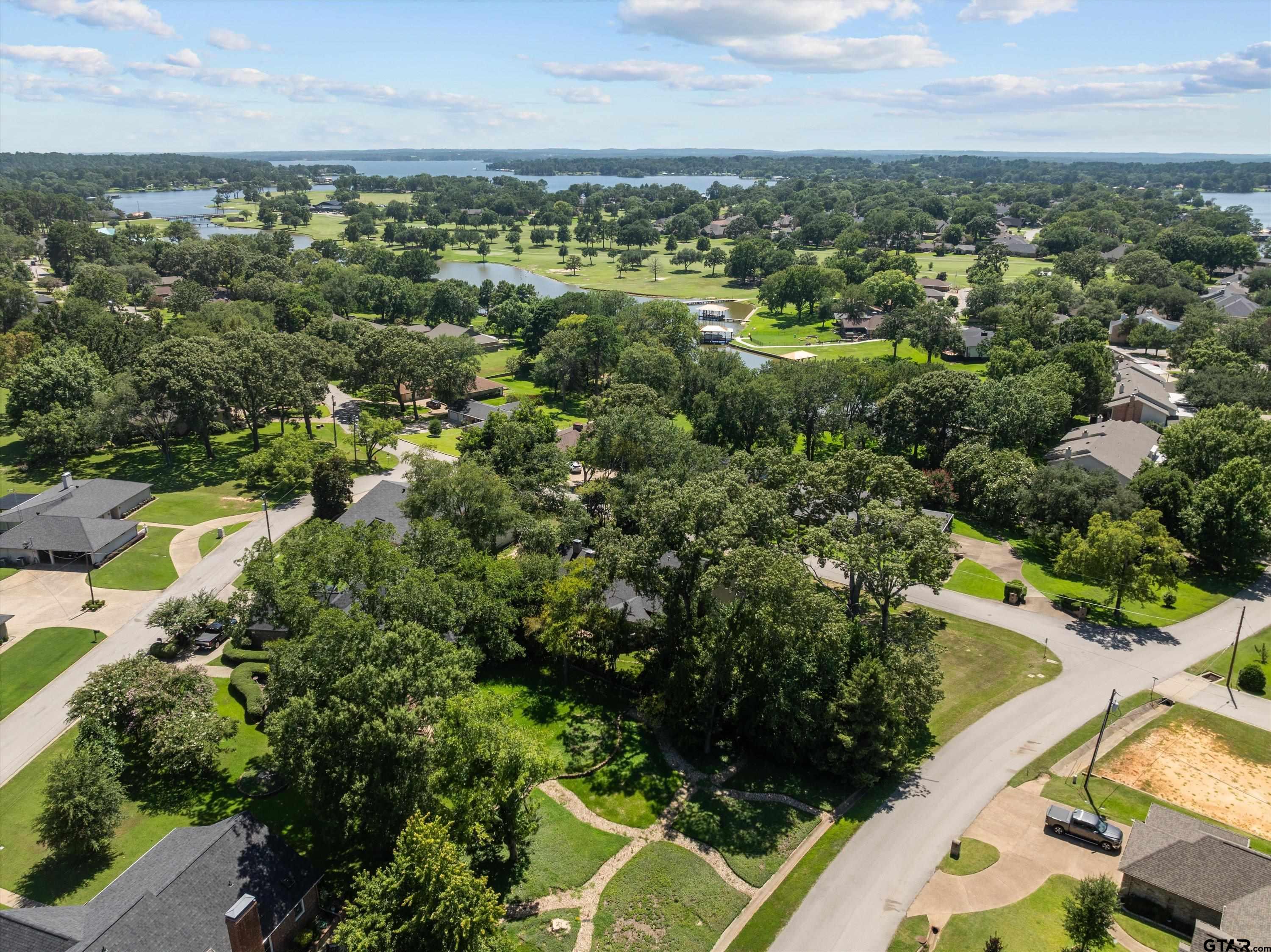 103 Williamsburg Lane