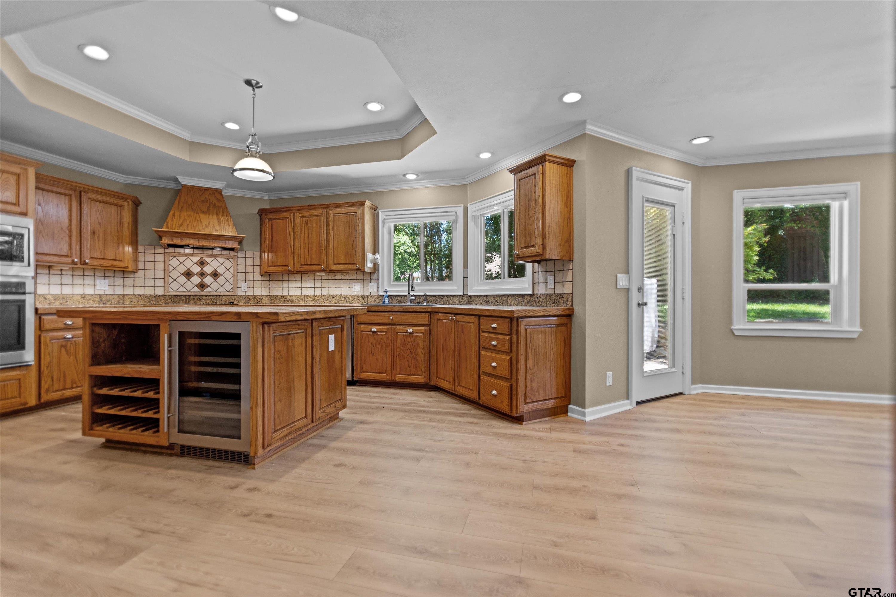 103 Williamsburg Lane