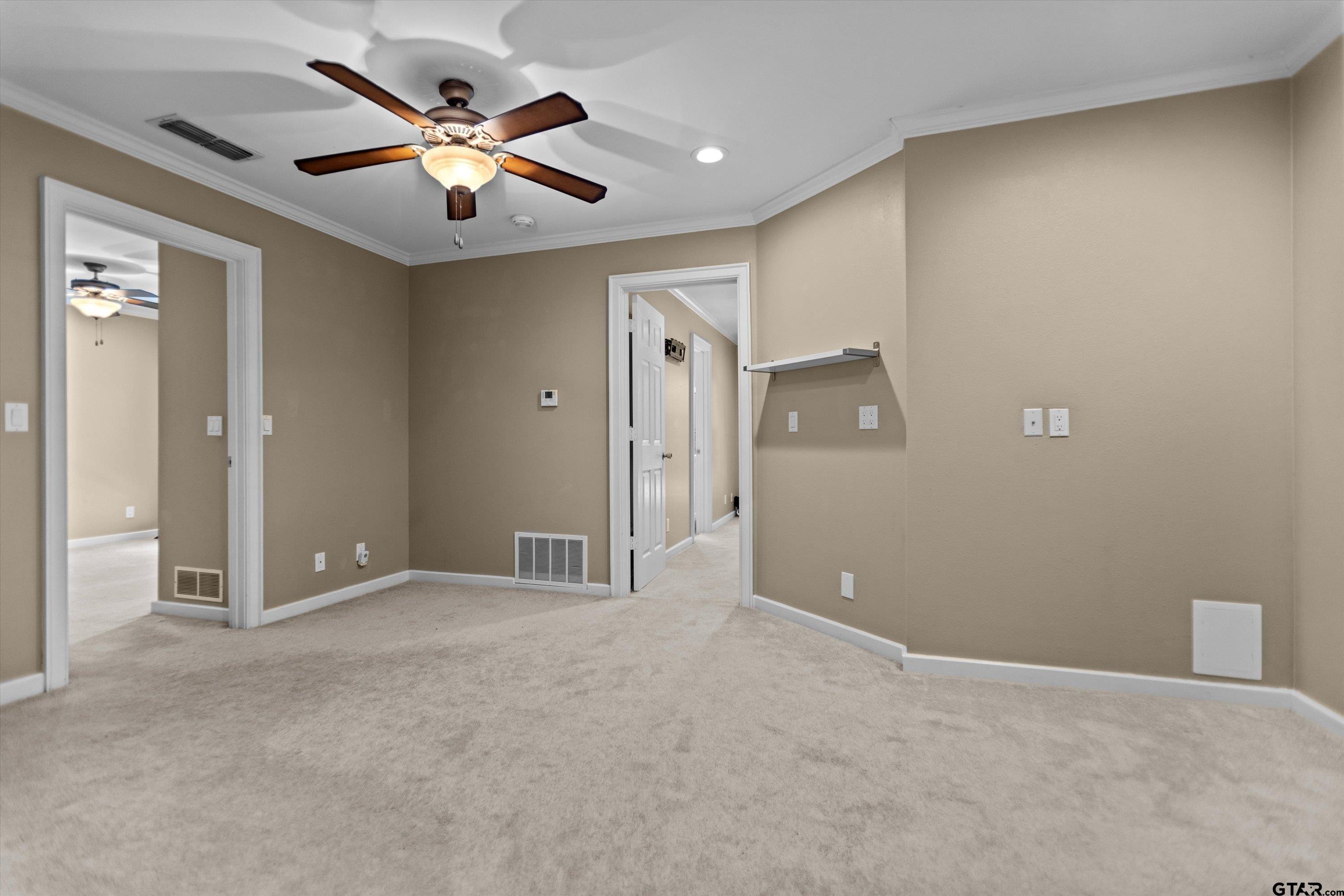 103 Williamsburg Lane