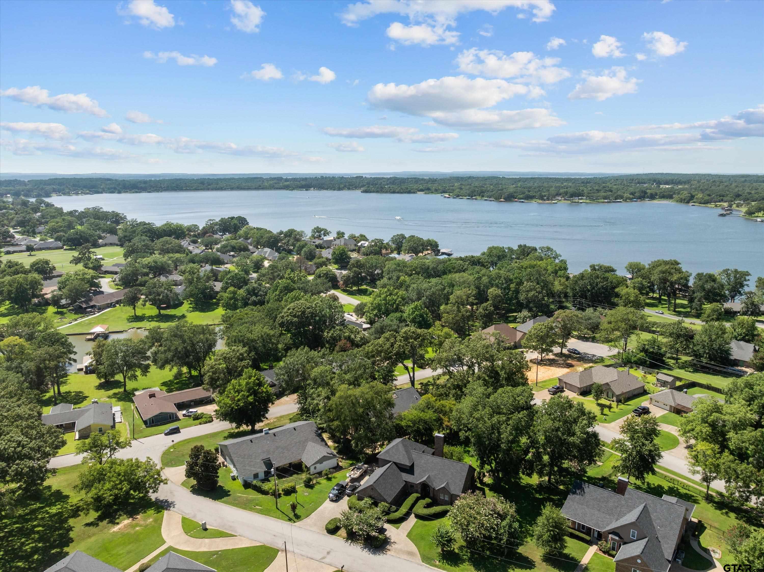 103 Williamsburg Lane