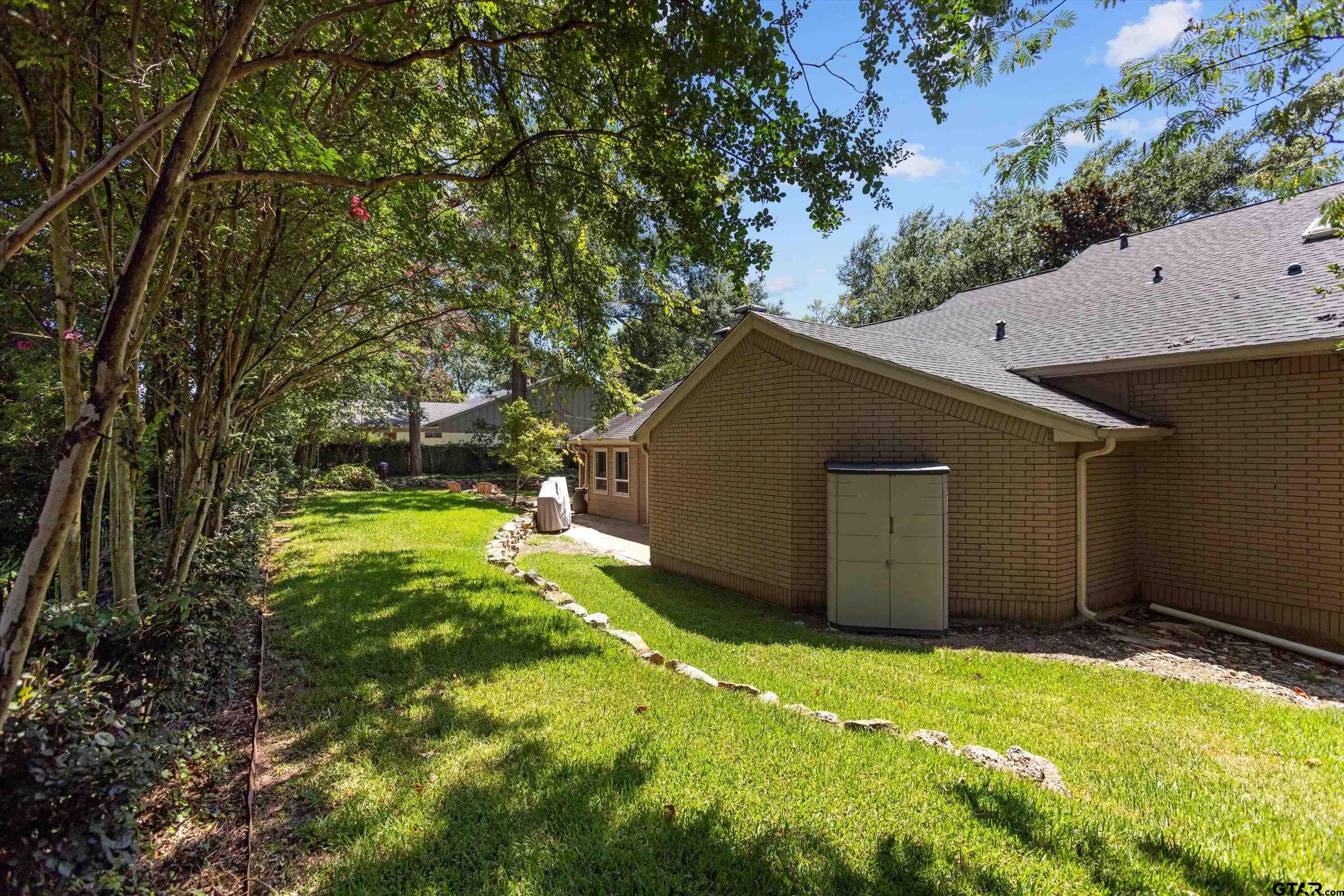 103 Williamsburg Lane