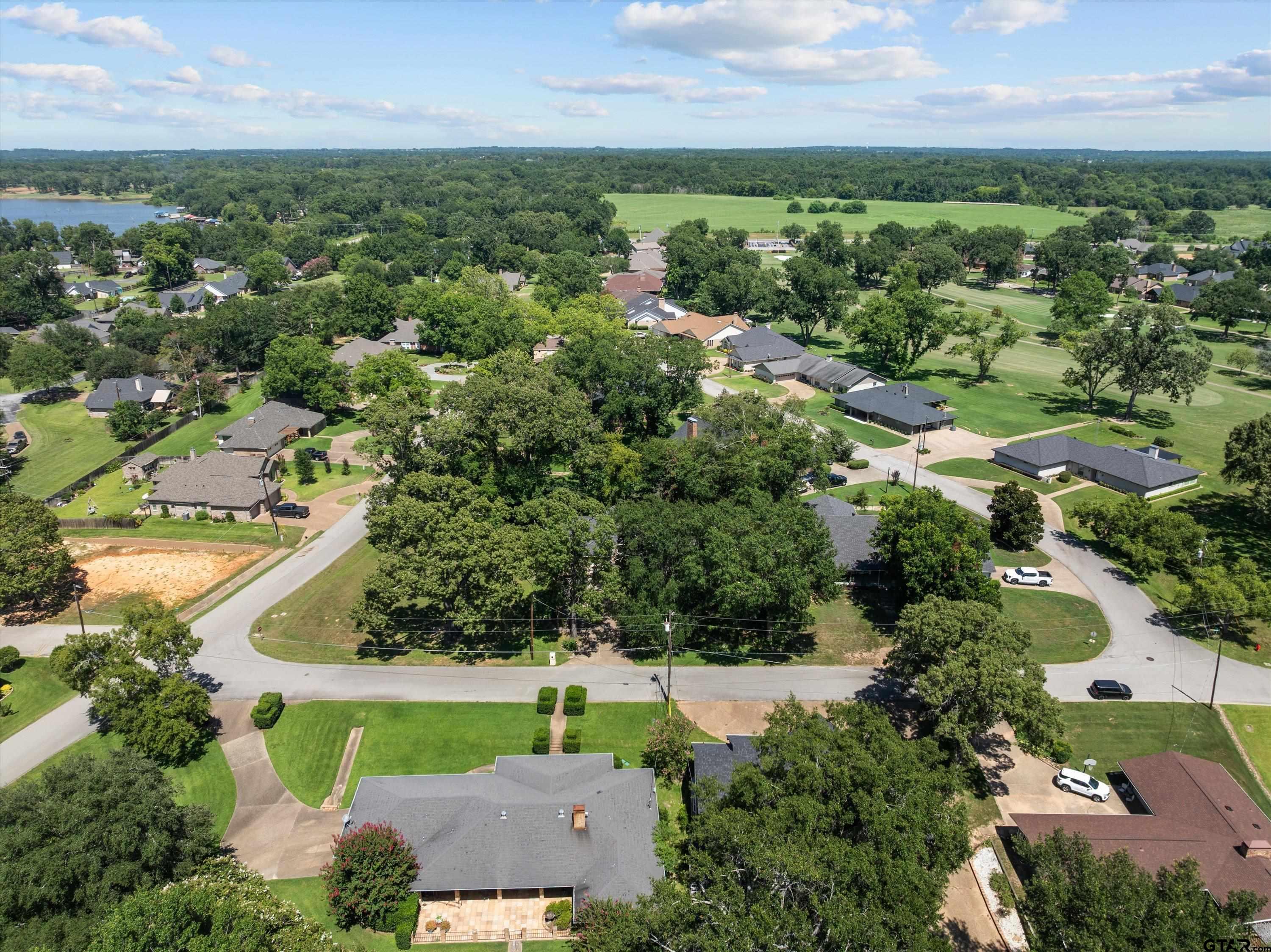 103 Williamsburg Lane