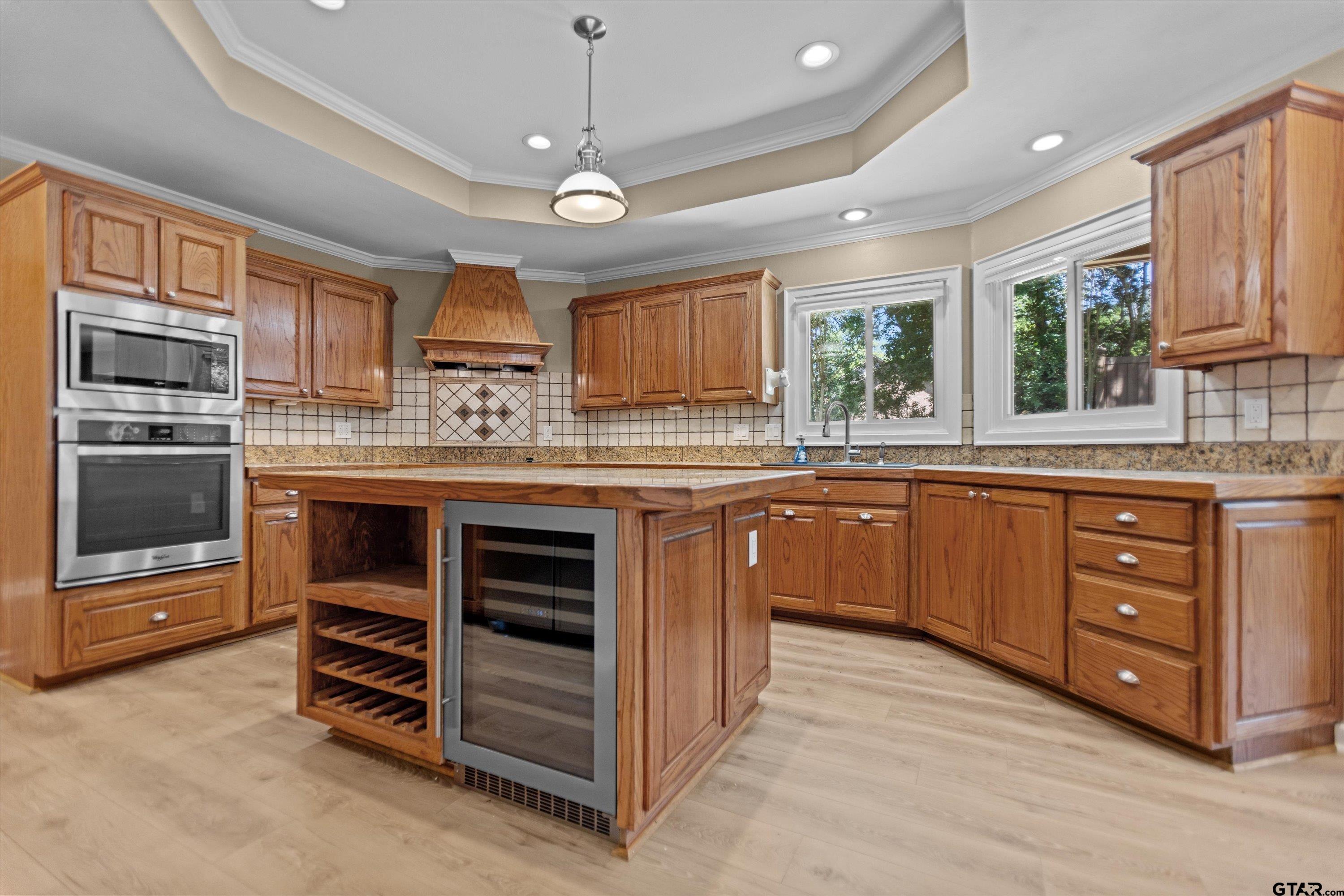 103 Williamsburg Lane