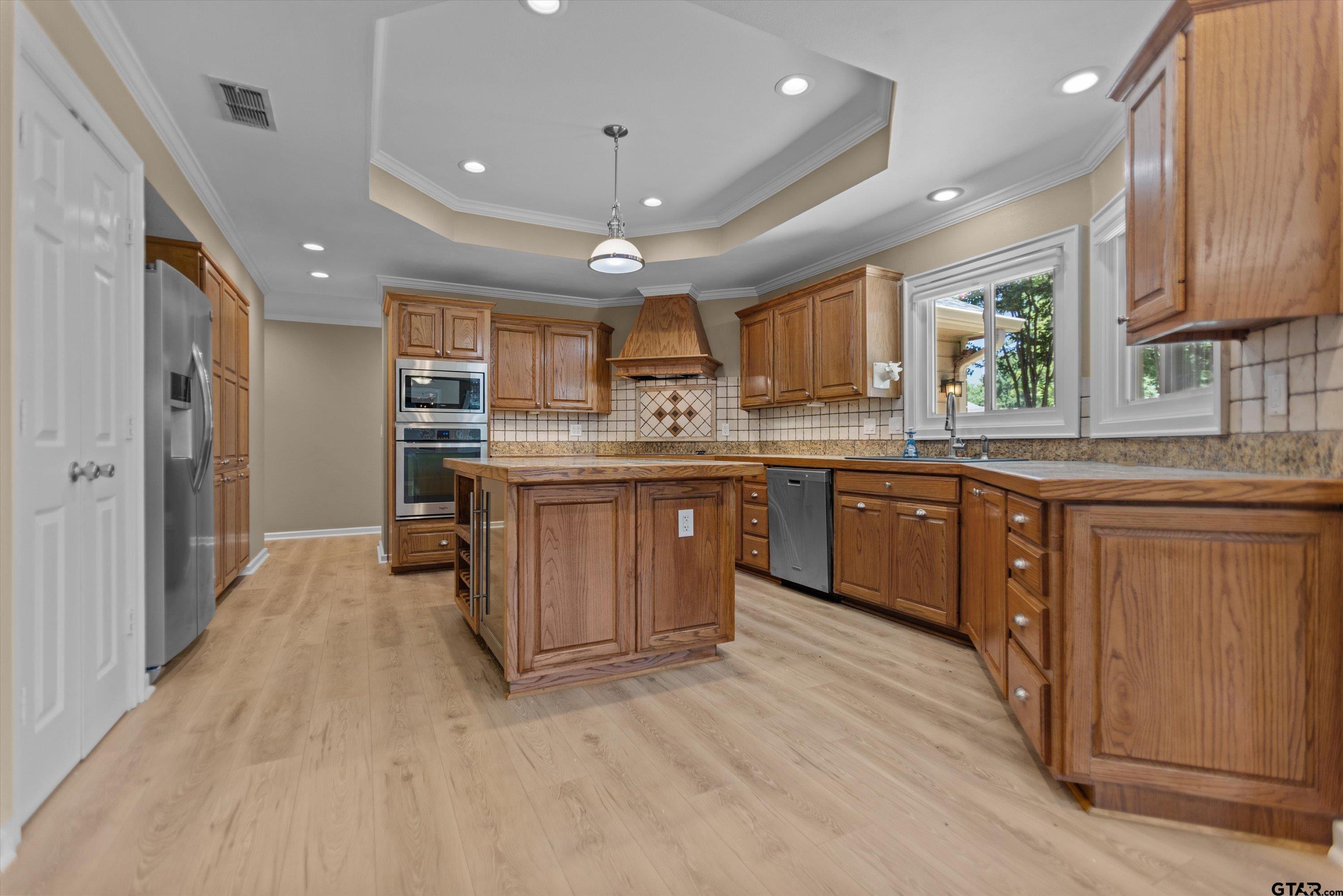 103 Williamsburg Lane