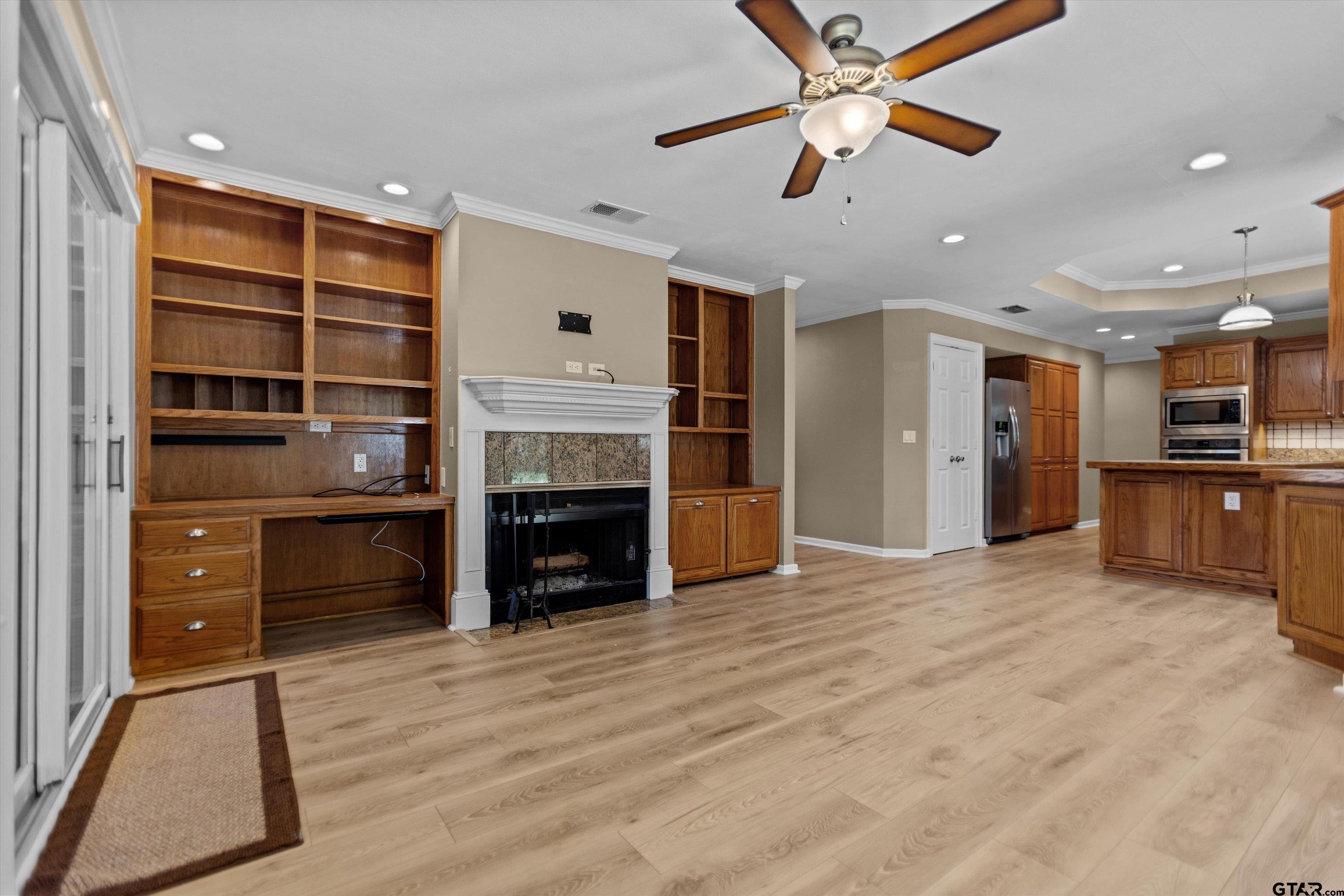 103 Williamsburg Lane