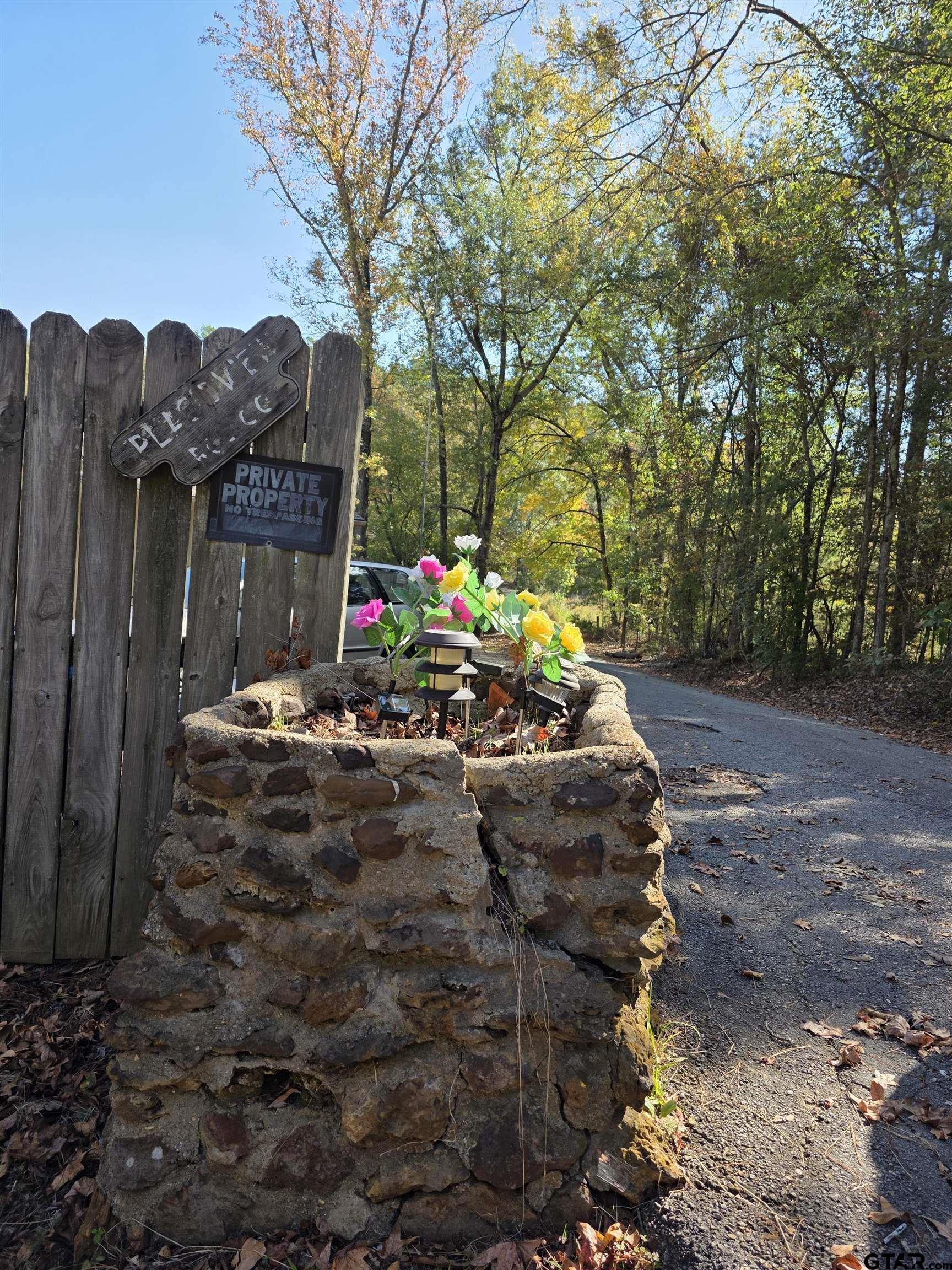 14525 Lake Rd West