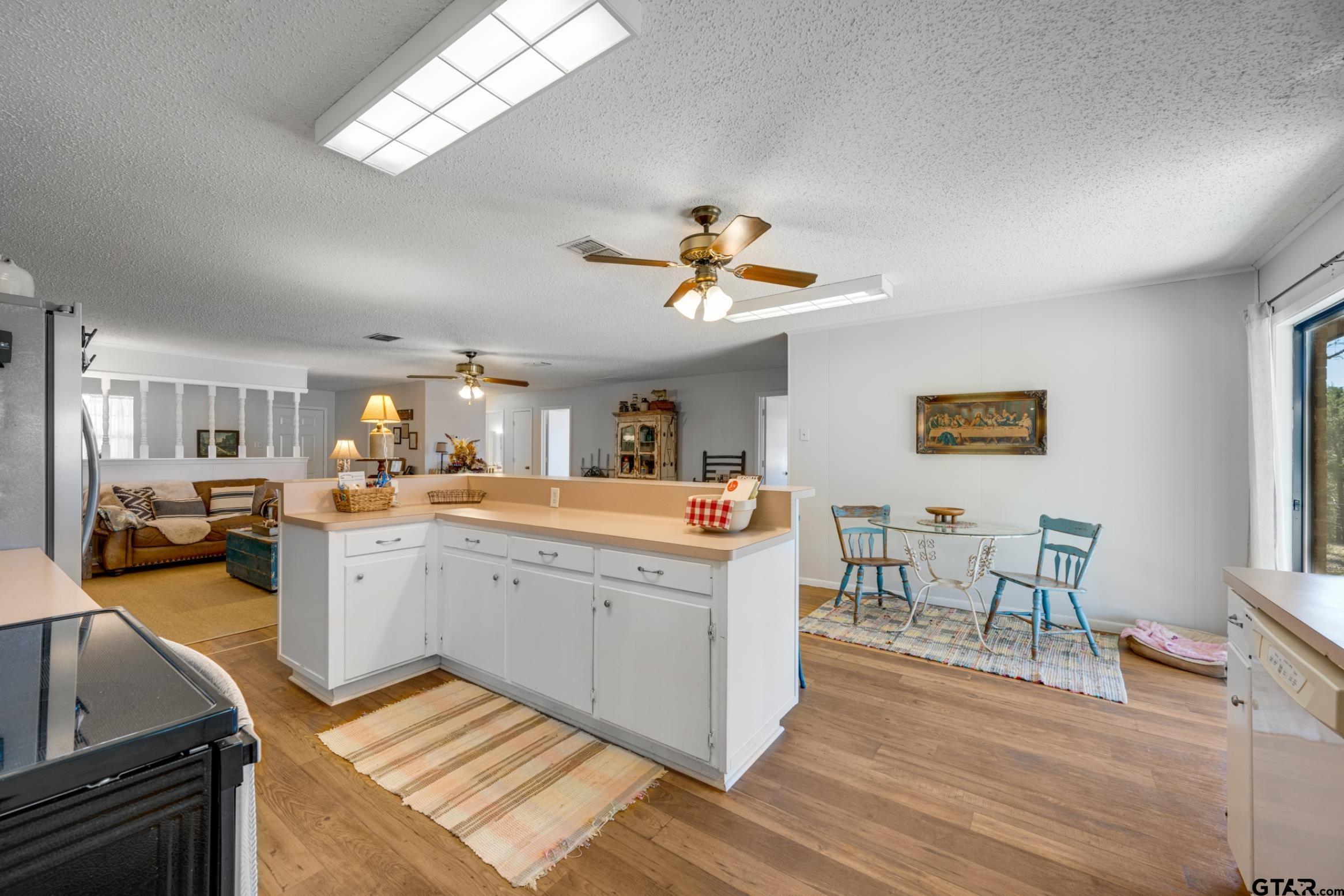 5730 E FM 323
