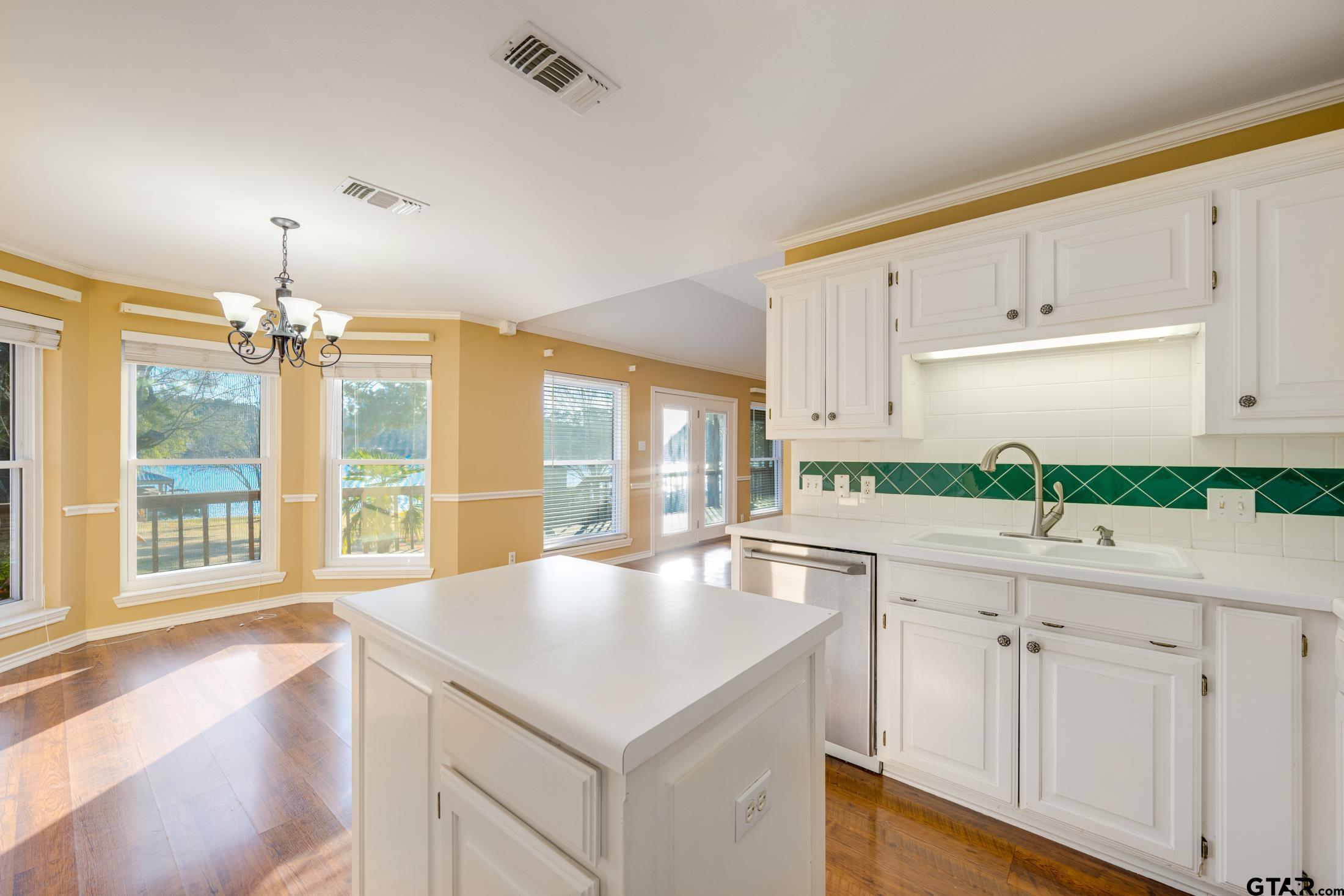 15815 Cedar Bay Dr