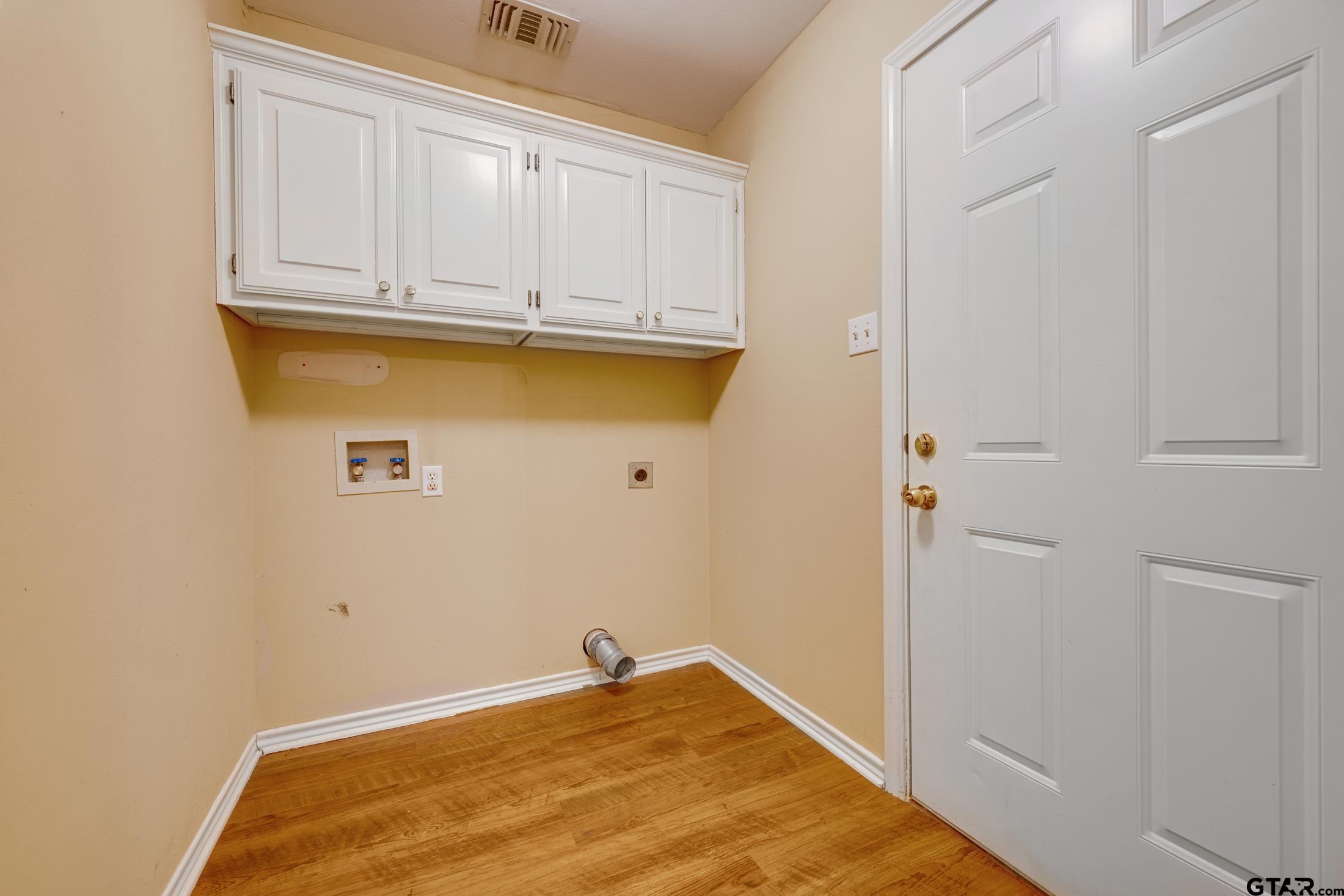 15815 Cedar Bay Dr