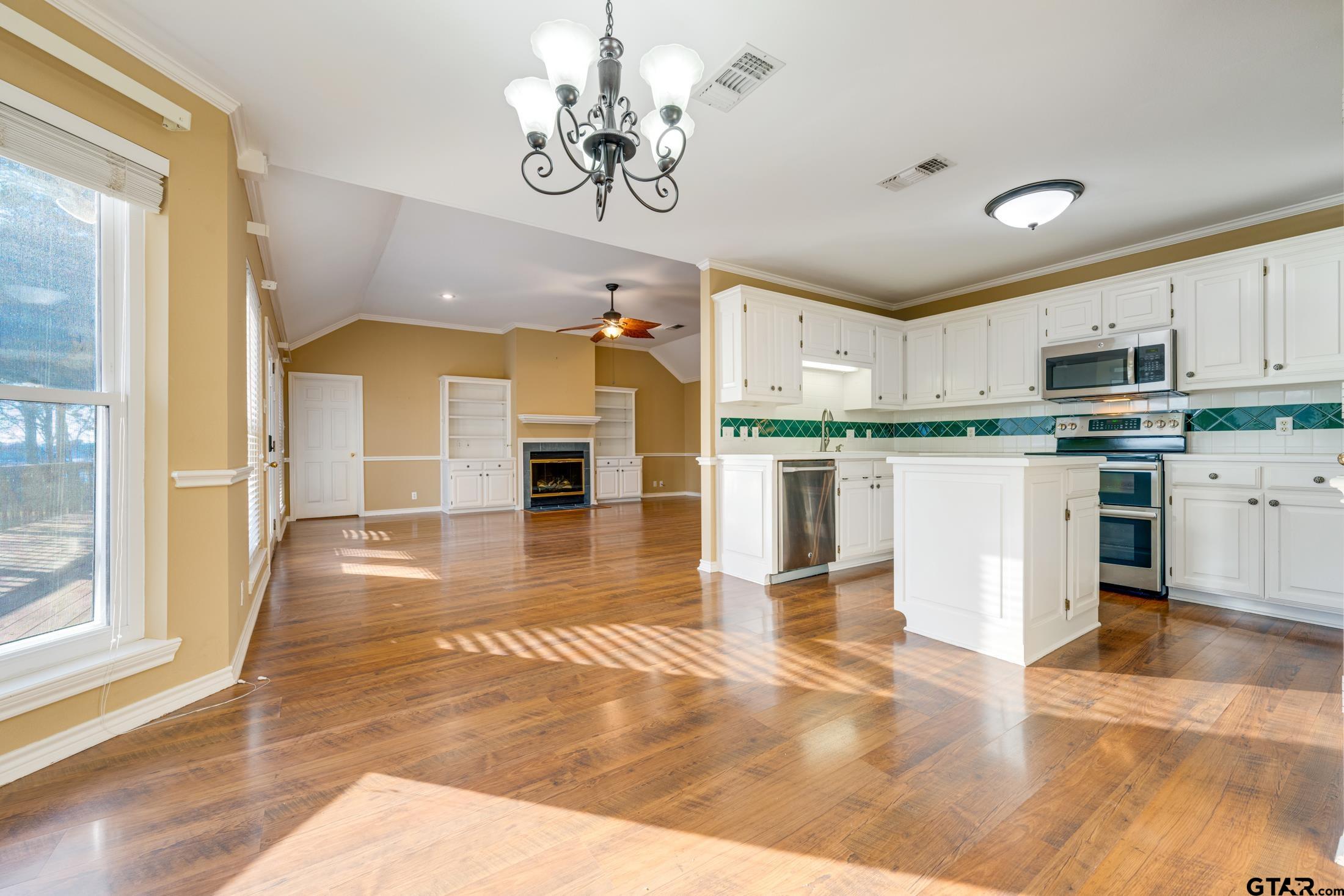 15815 Cedar Bay Dr