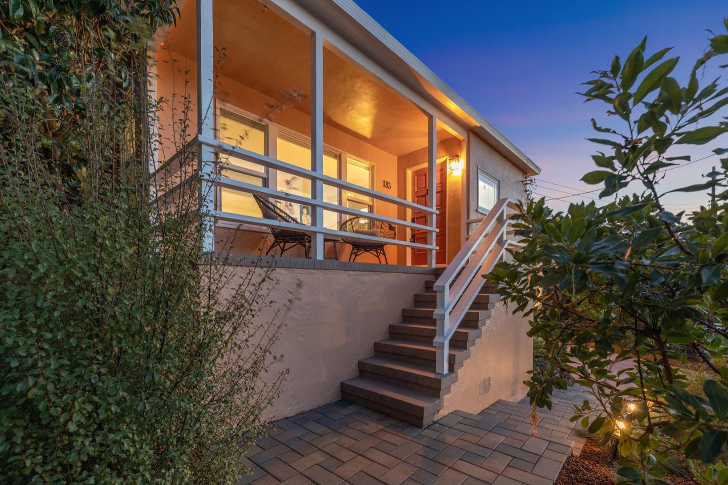 133 Burbank AVE