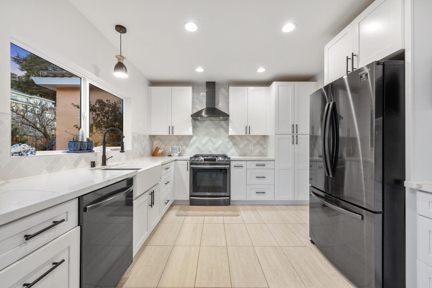 133 Burbank AVE