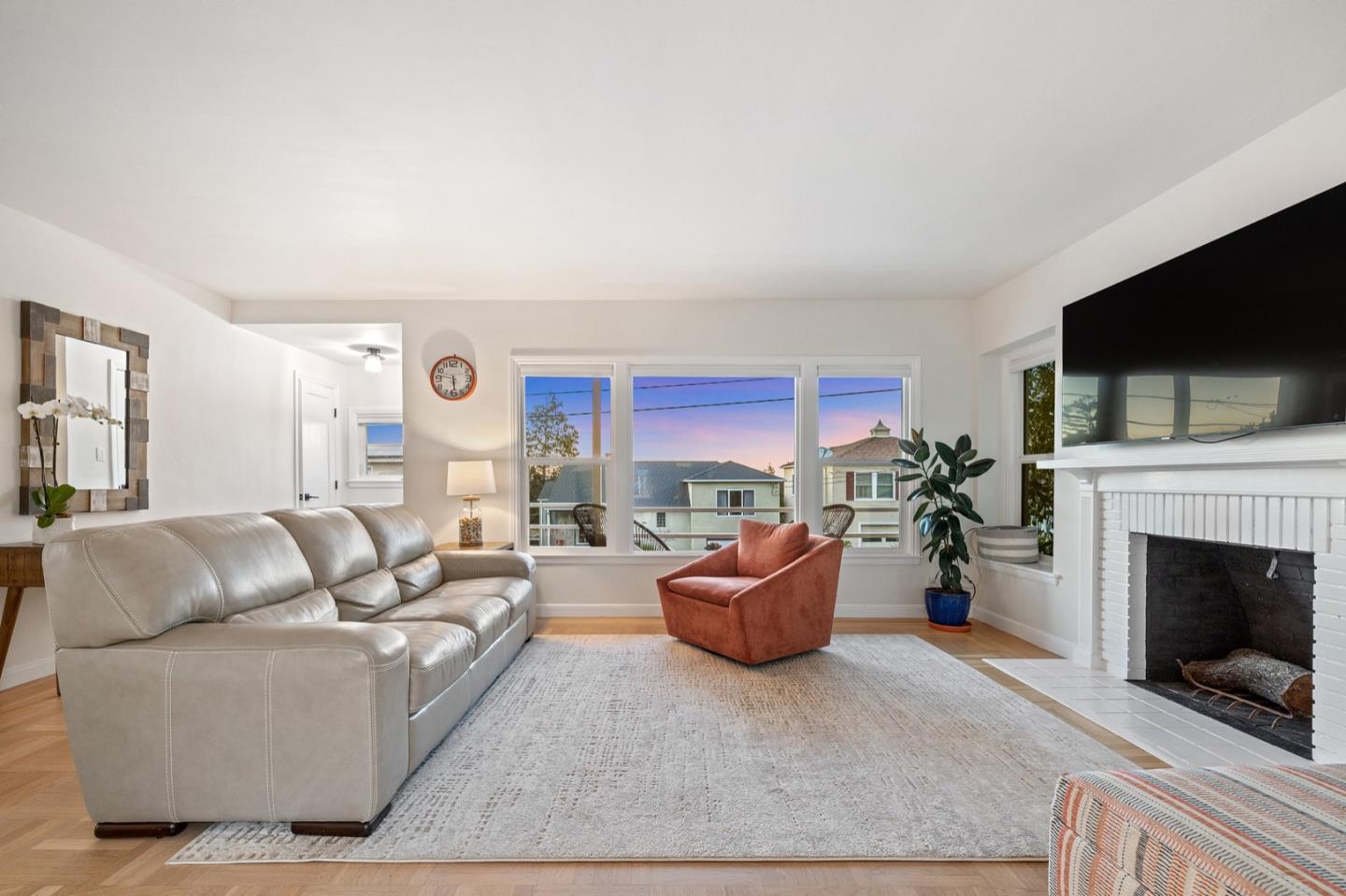 133 Burbank AVE