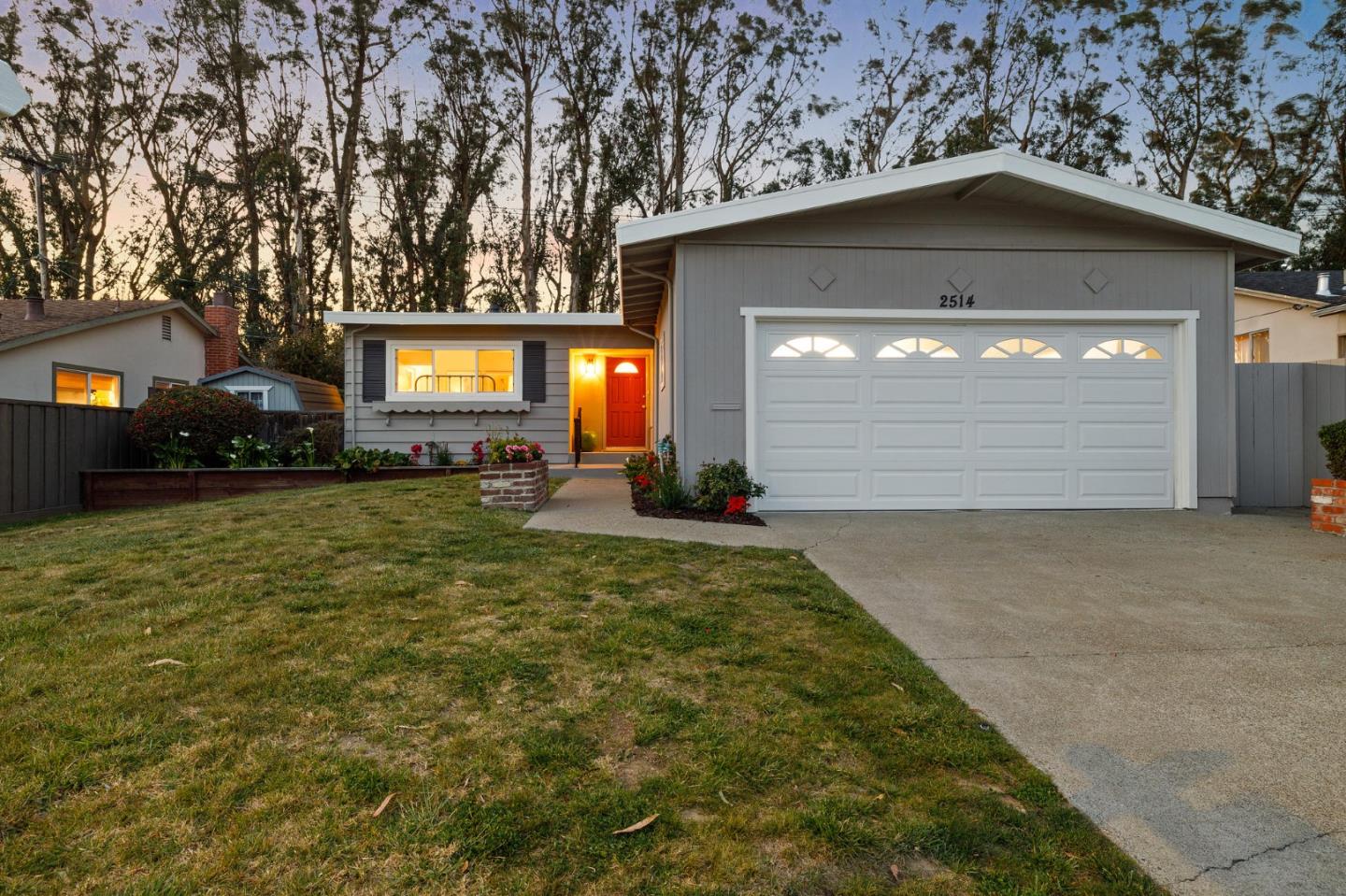 2514 Evergreen DR