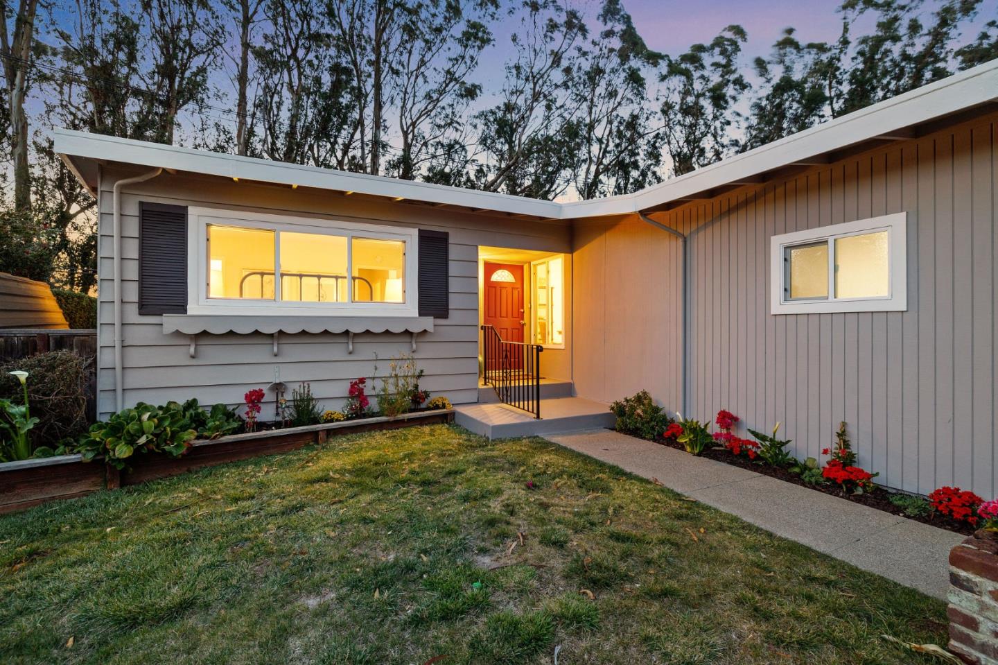 2514 Evergreen DR