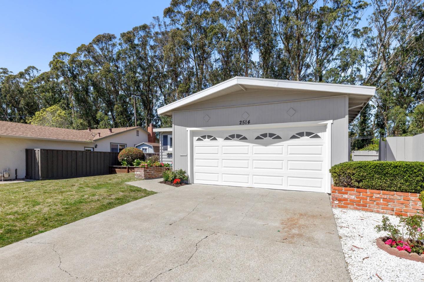2514 Evergreen DR