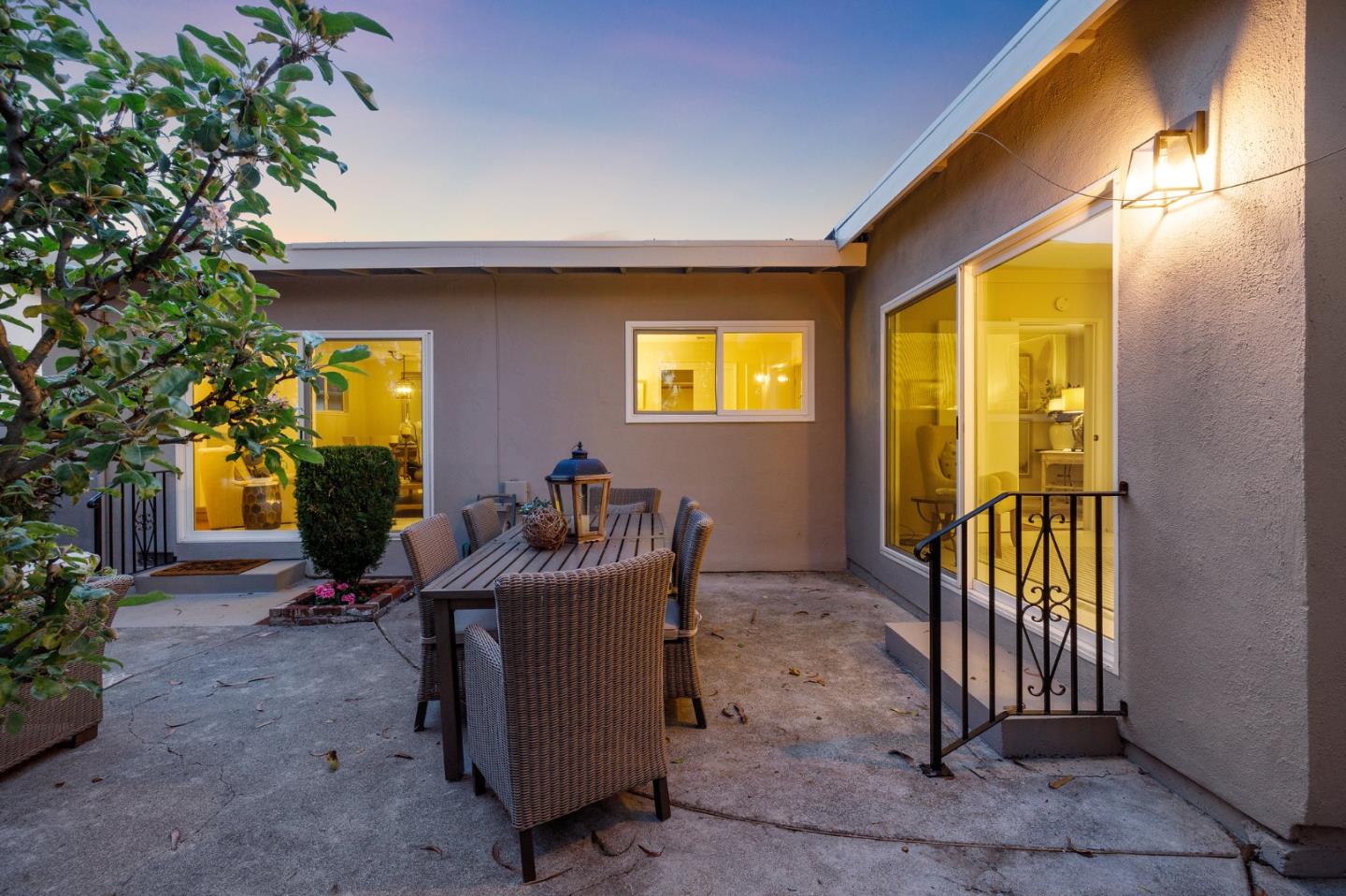 2514 Evergreen DR