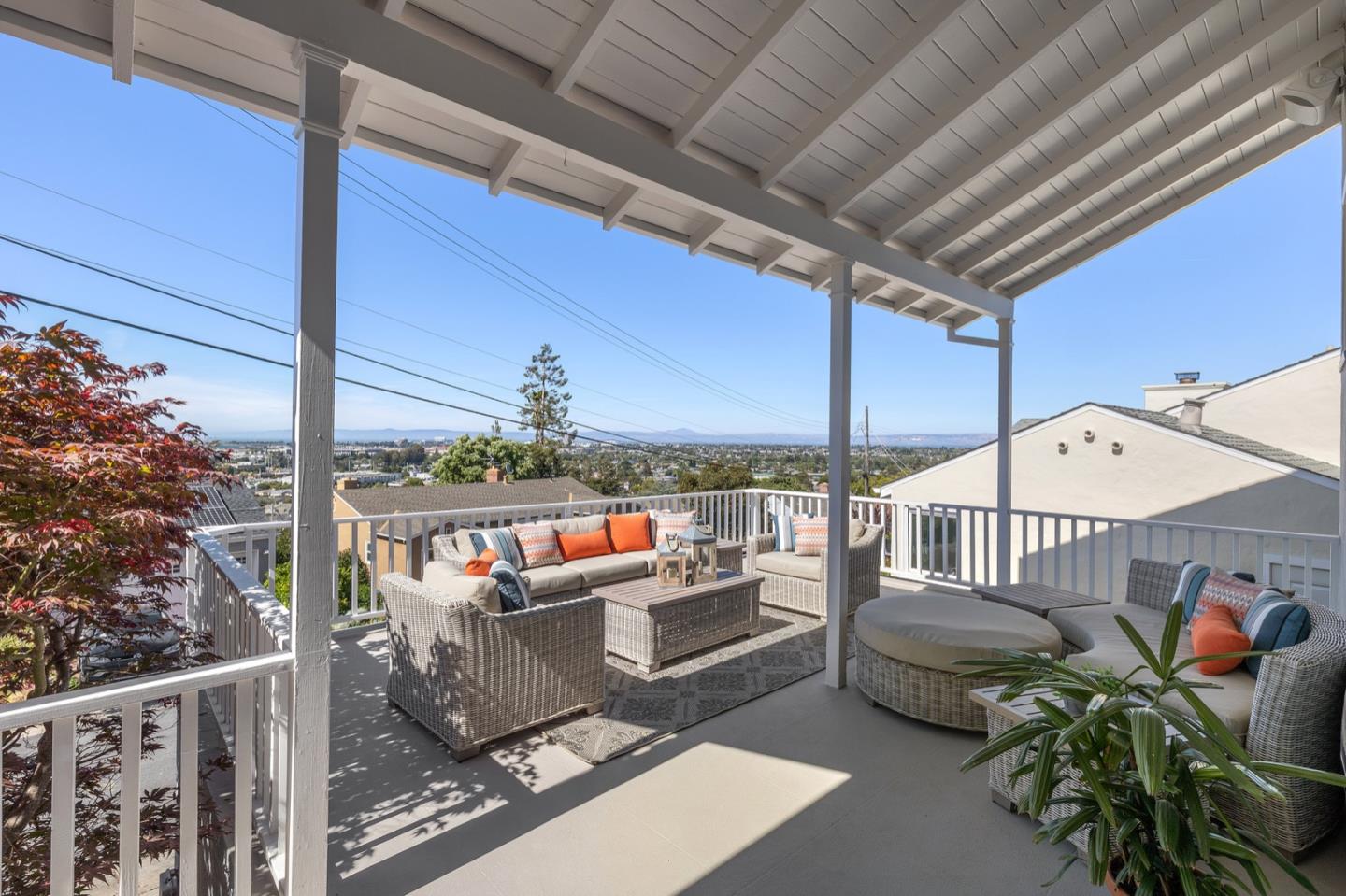 4020 Bayview AVE