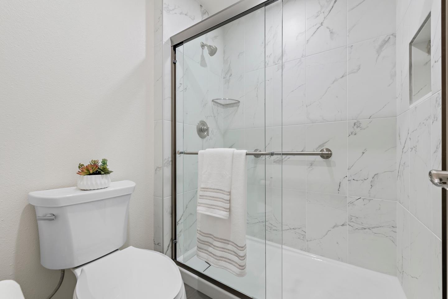 465 Fathom DR 104