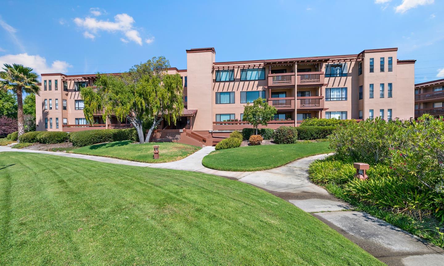 465 Fathom DR 104