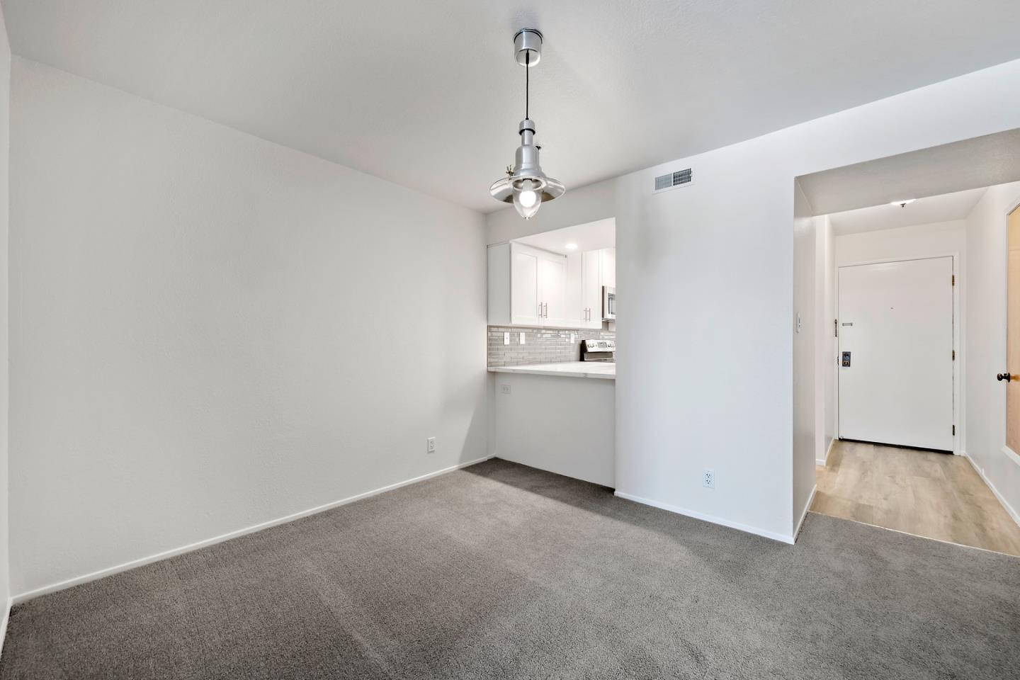 1 Laurel ST 202