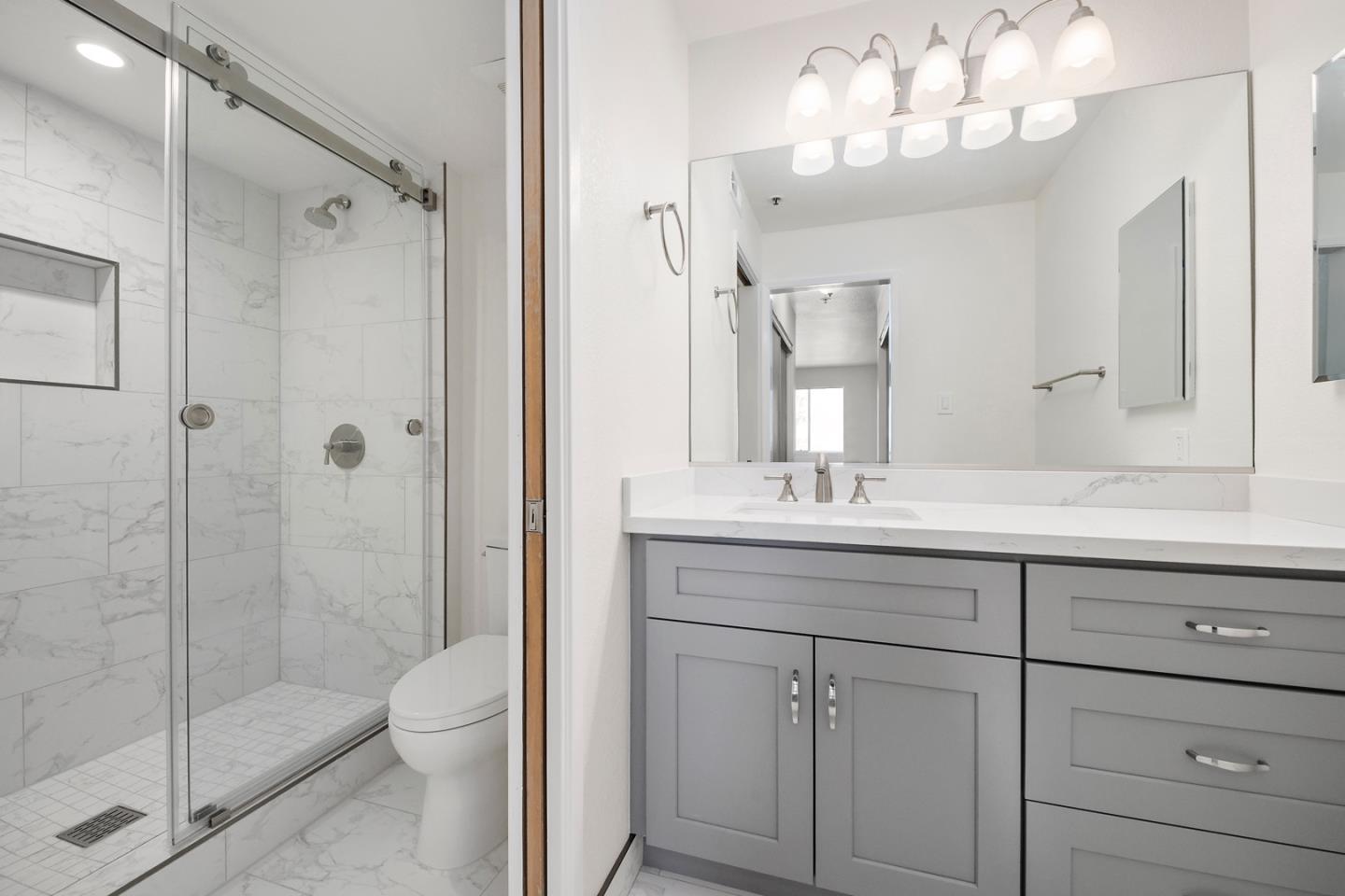 1 Laurel ST 202