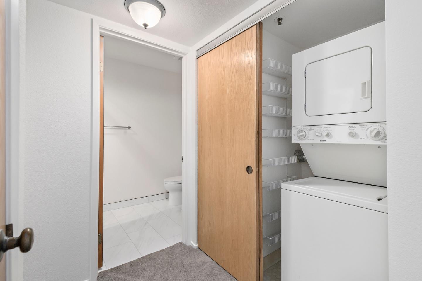 1 Laurel ST 202