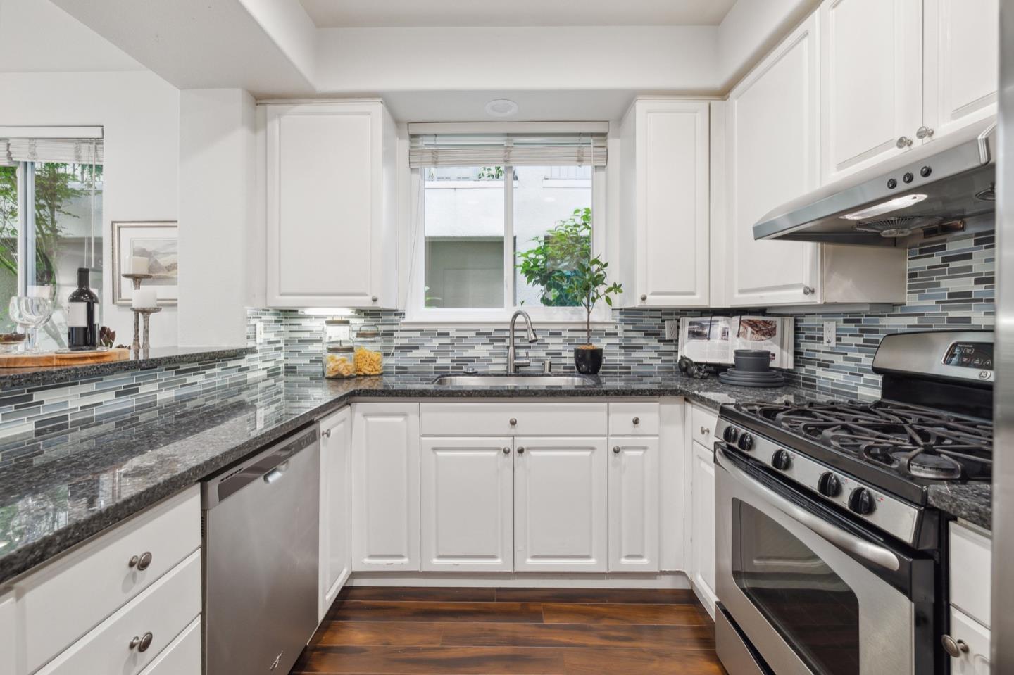 88 17th AVE 115