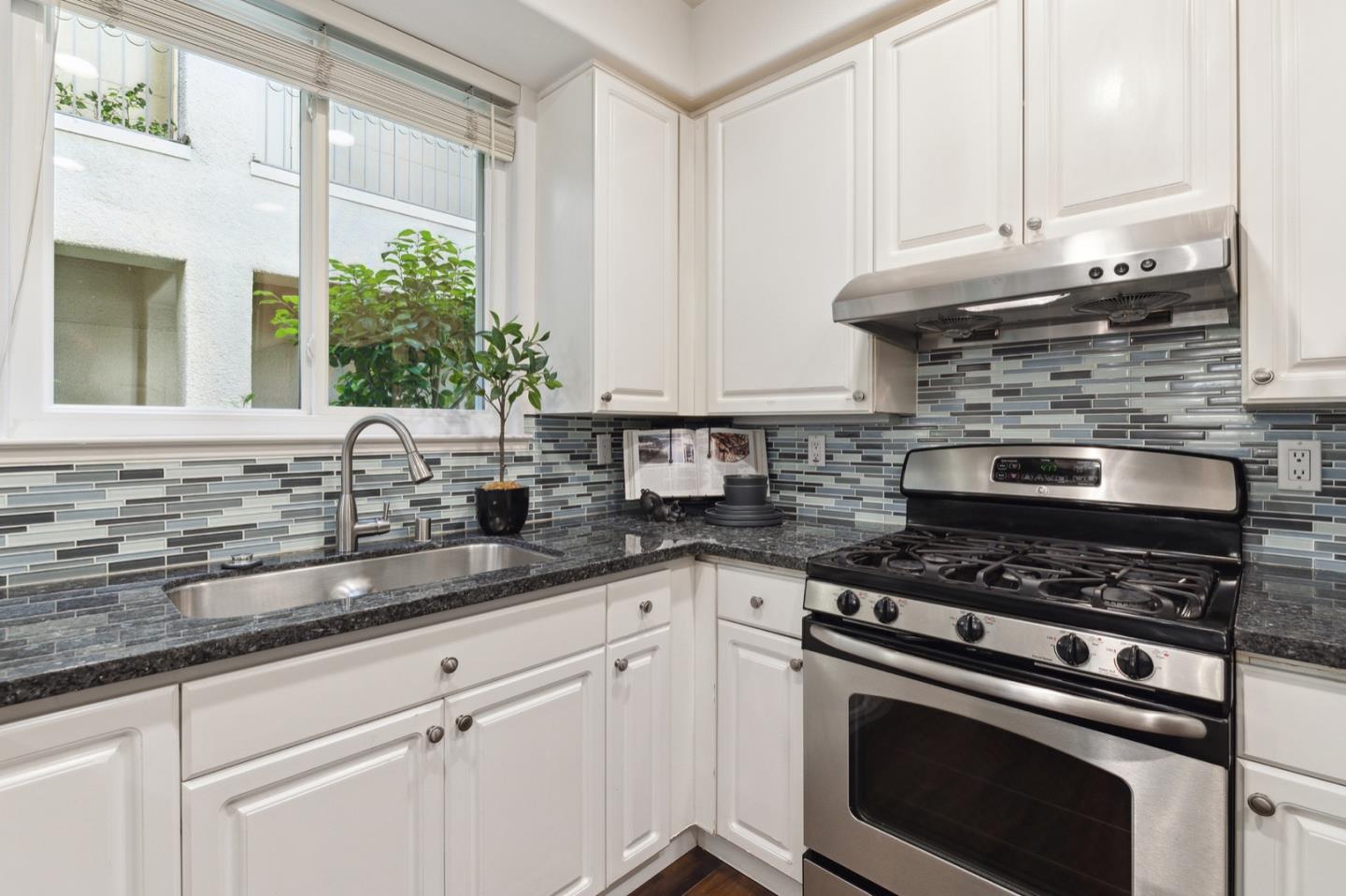 88 17th AVE 115