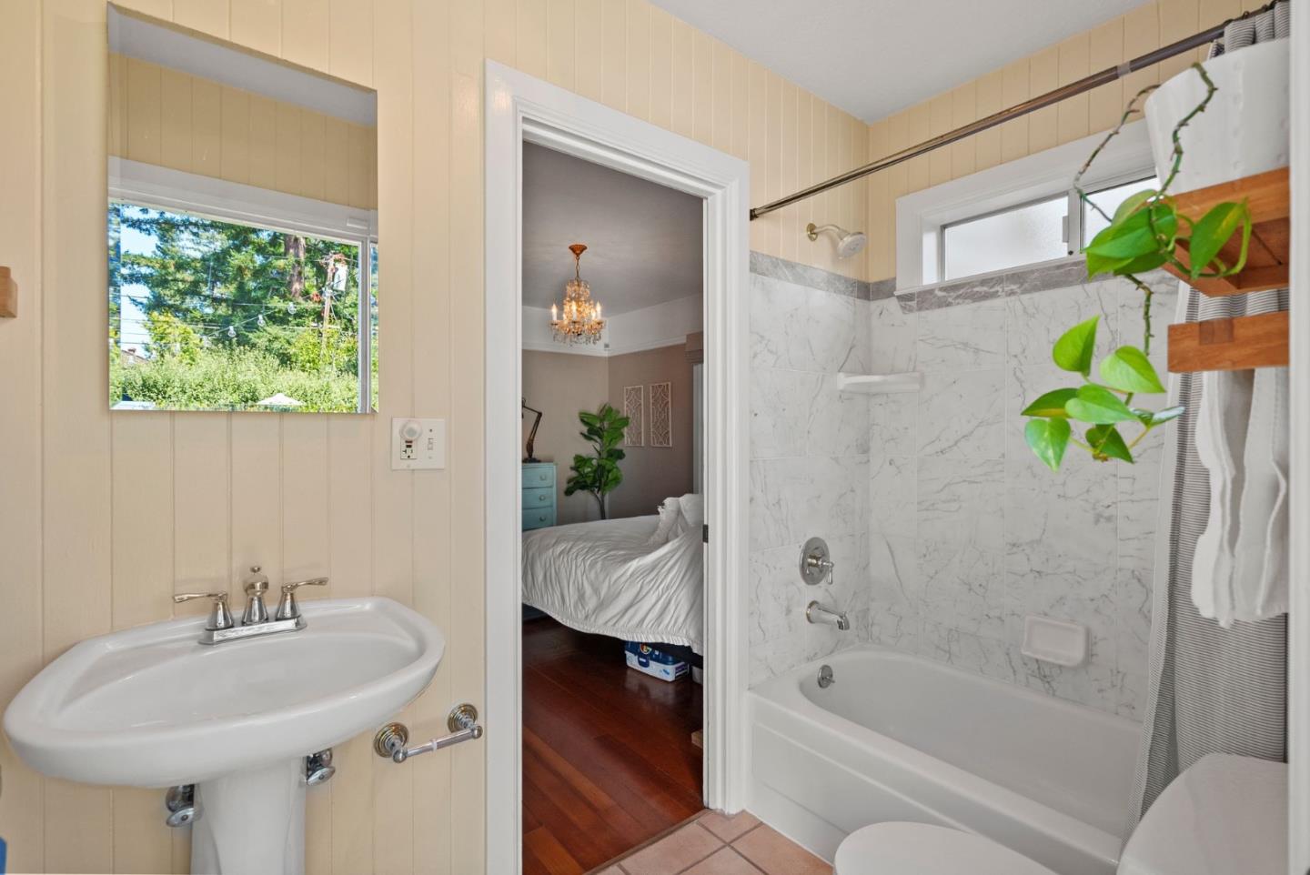 75 Grand ST