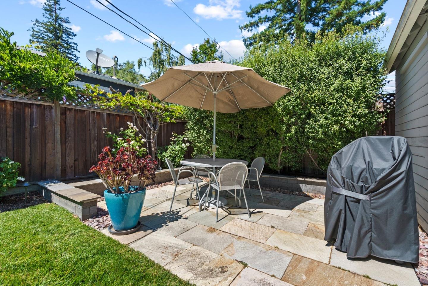 75 Grand ST