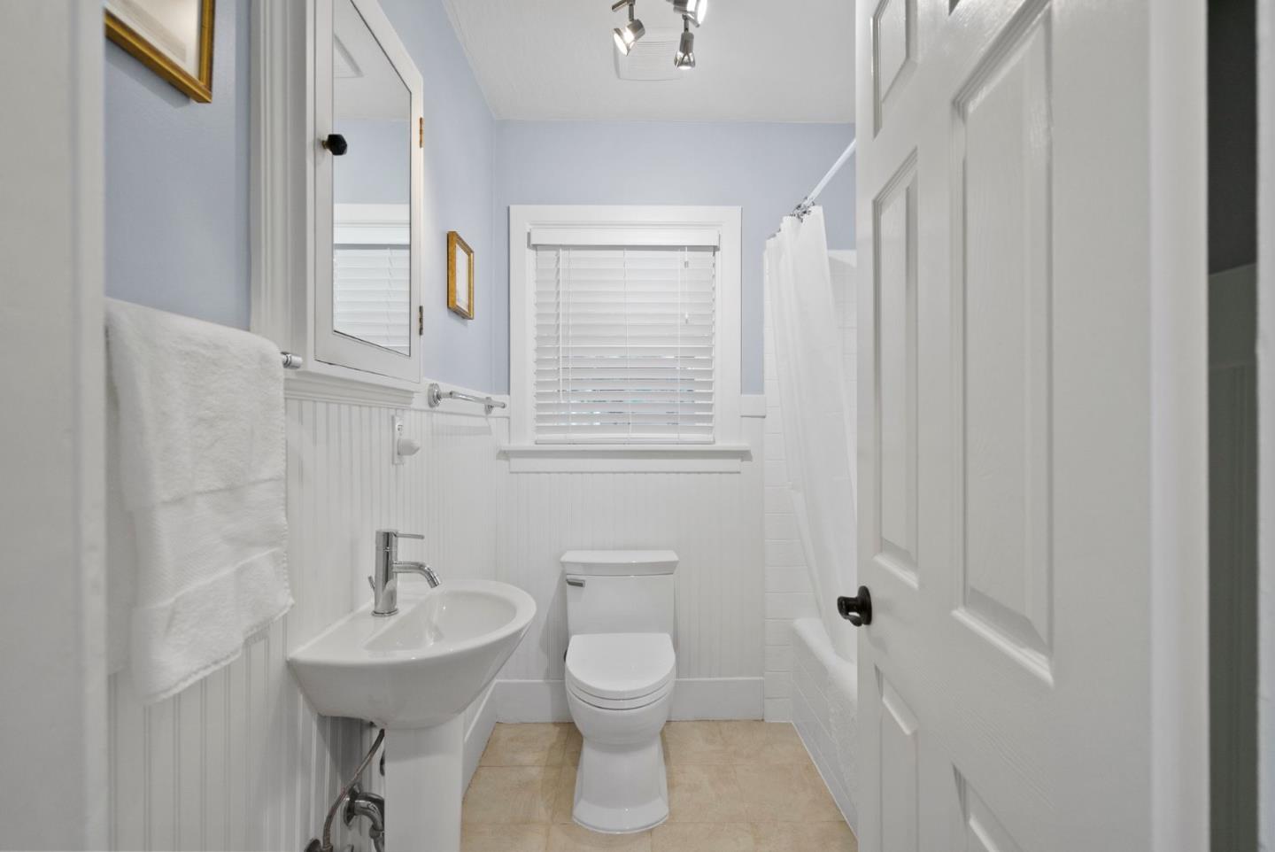 75 Grand ST