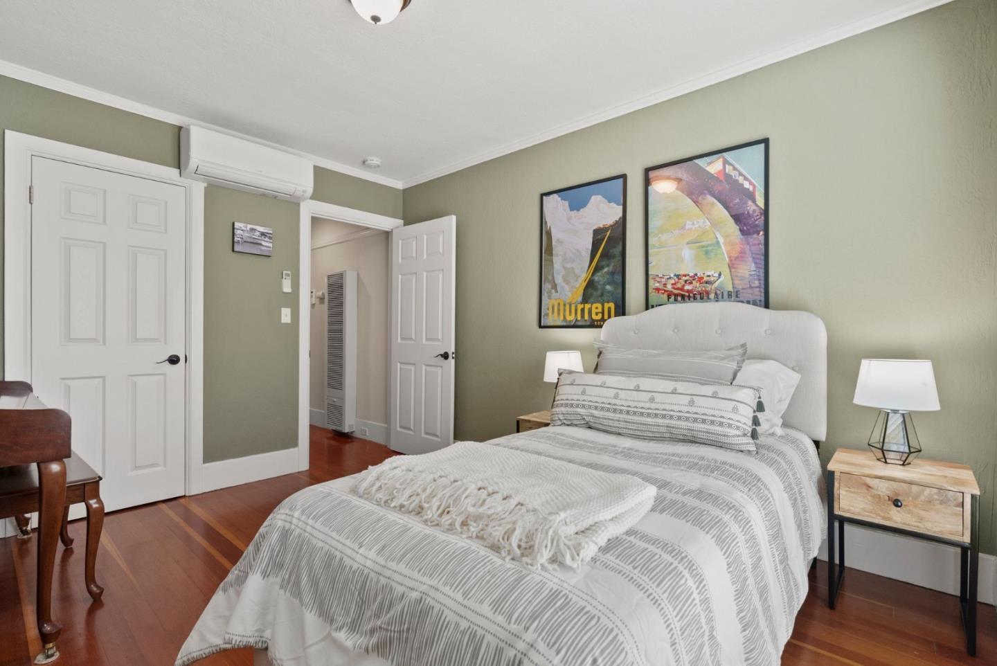 75 Grand ST