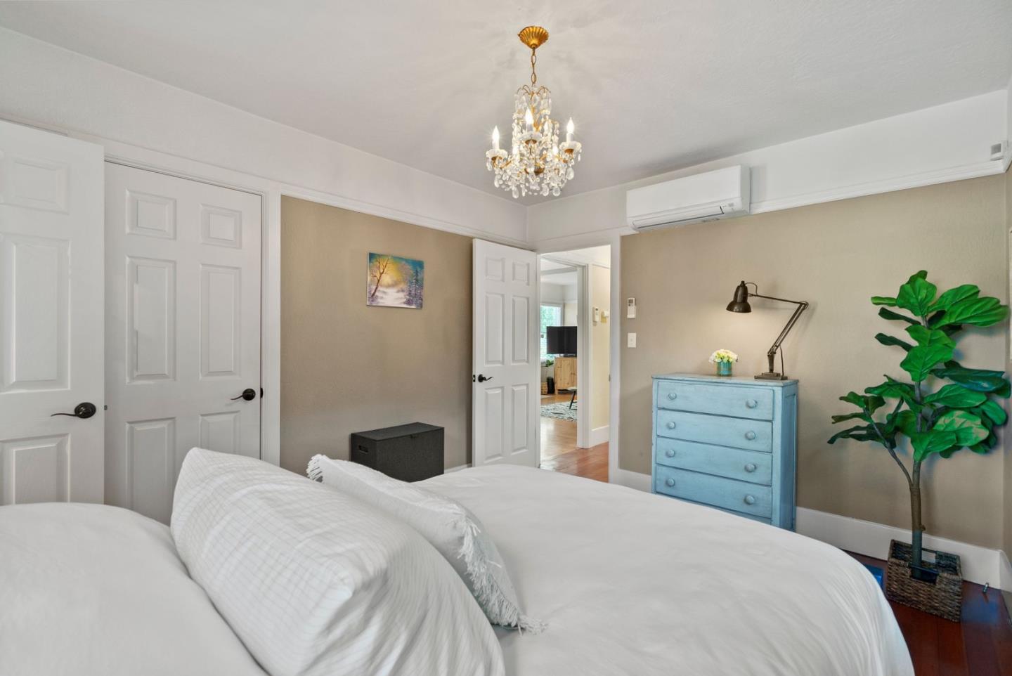75 Grand ST
