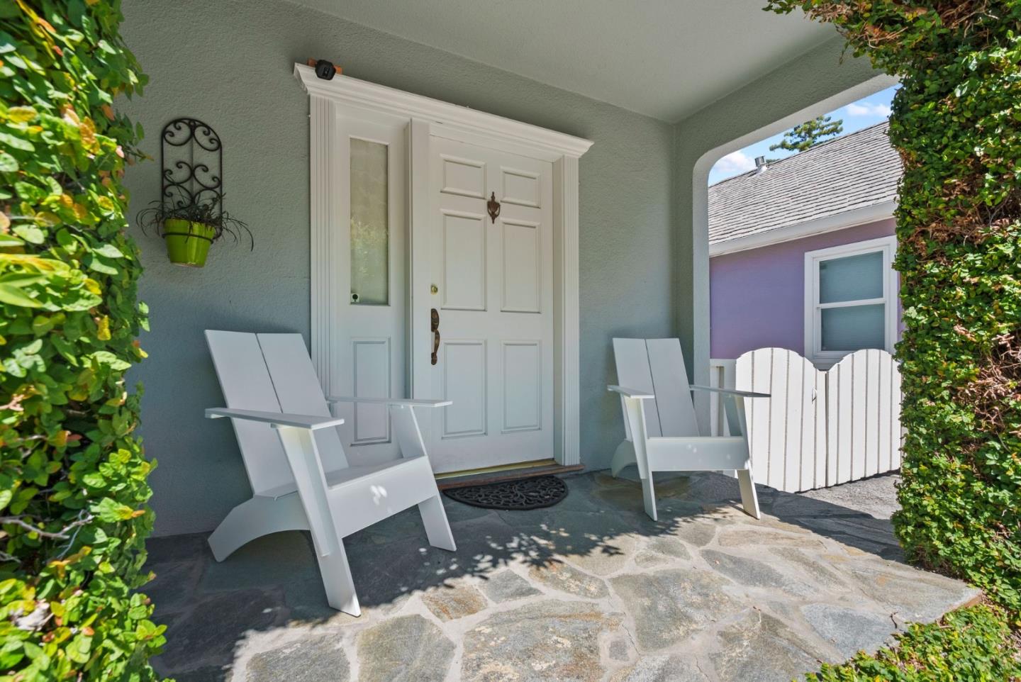 75 Grand ST