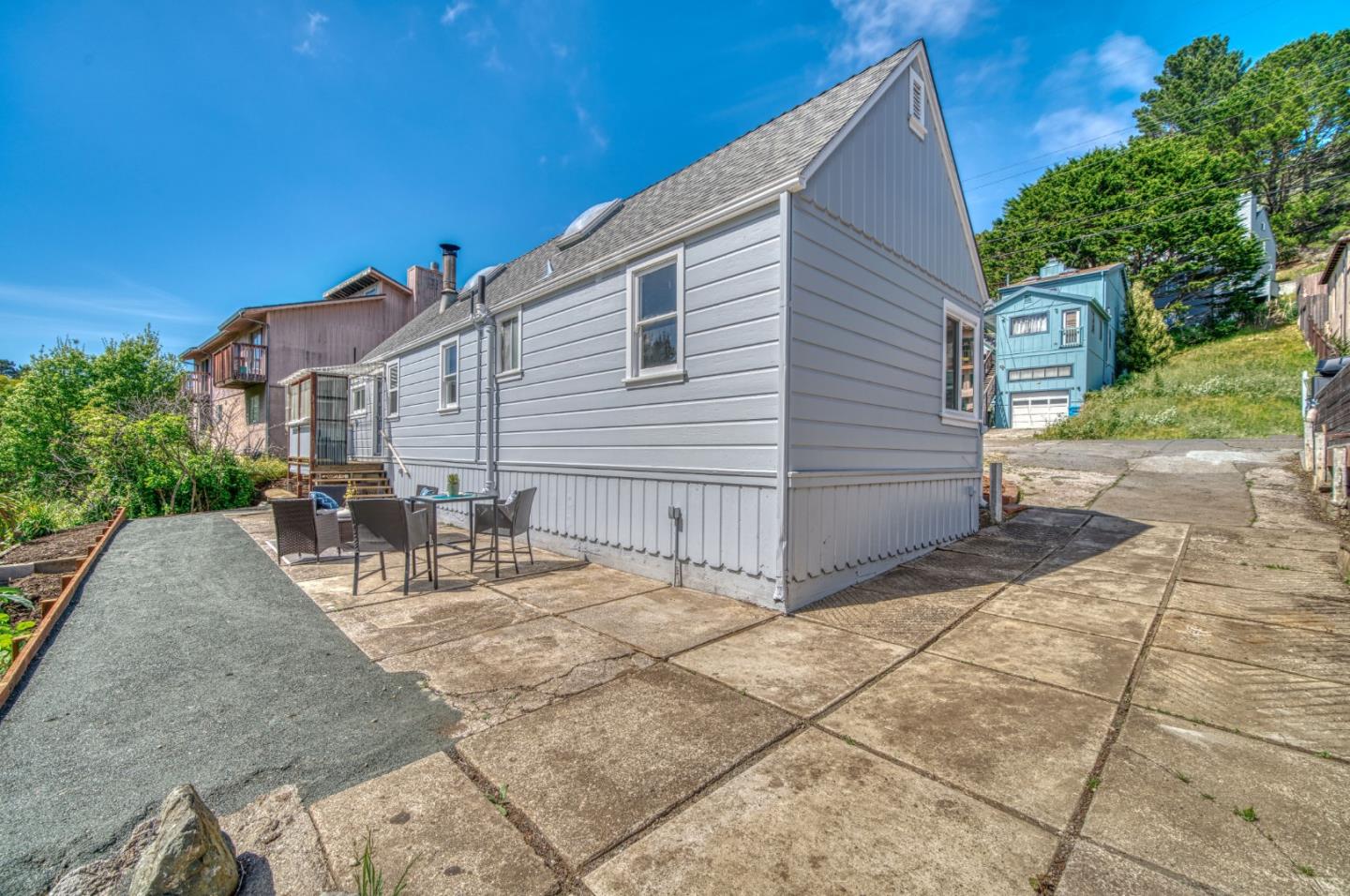 752 Rockaway Beach AVE