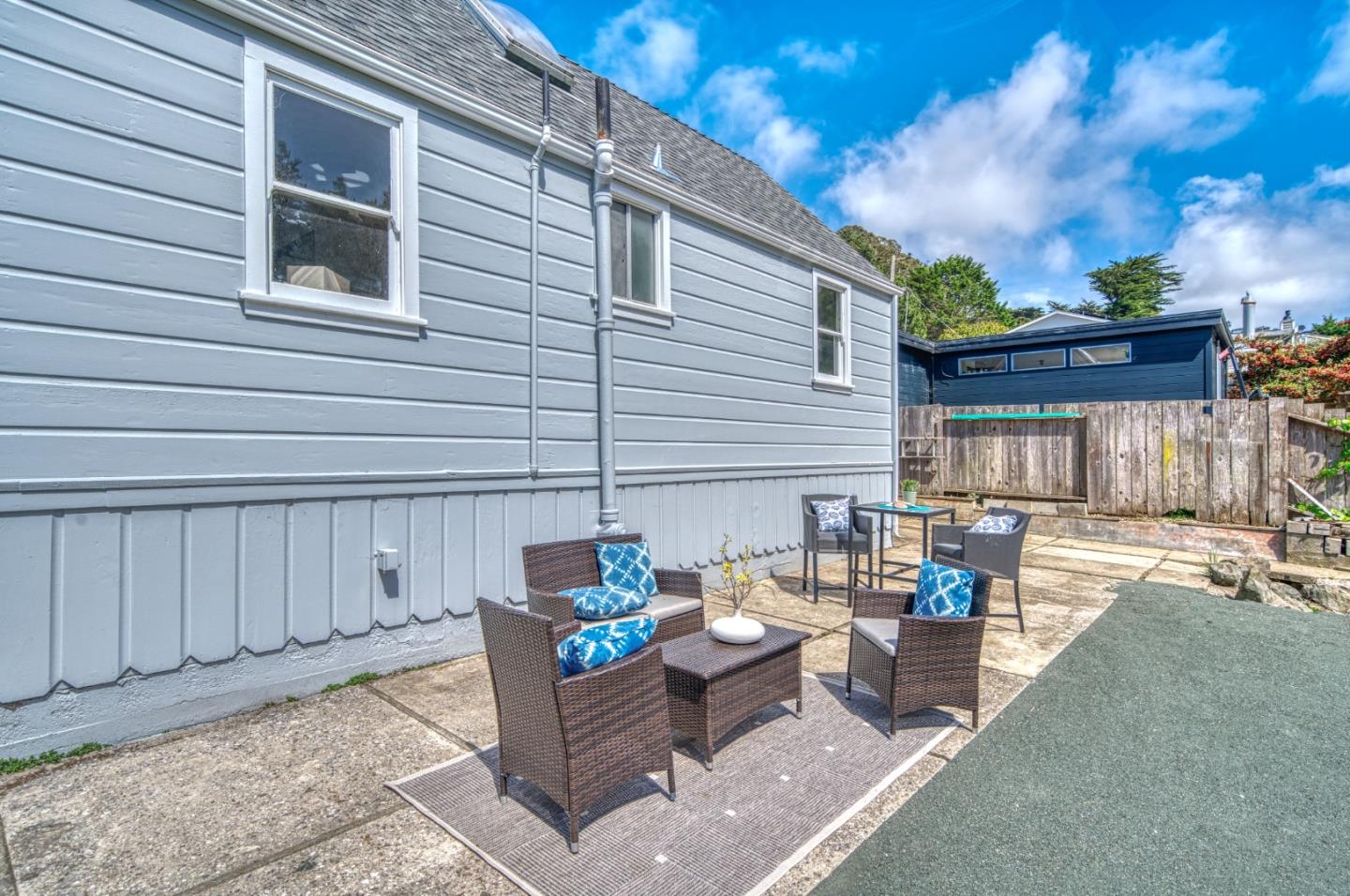 752 Rockaway Beach AVE